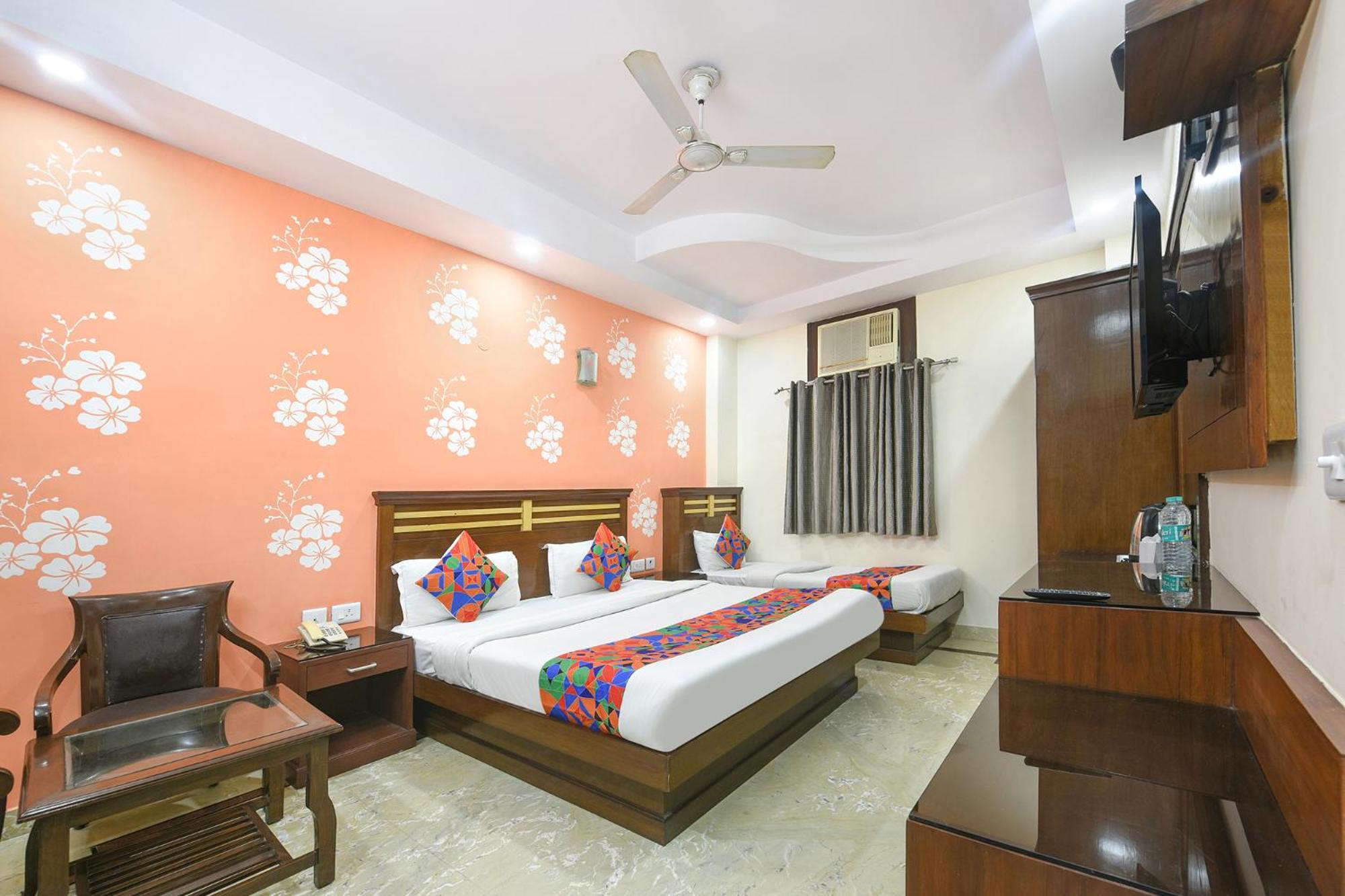 Fabhotel Jaggi Palace Karol Bagh 3*