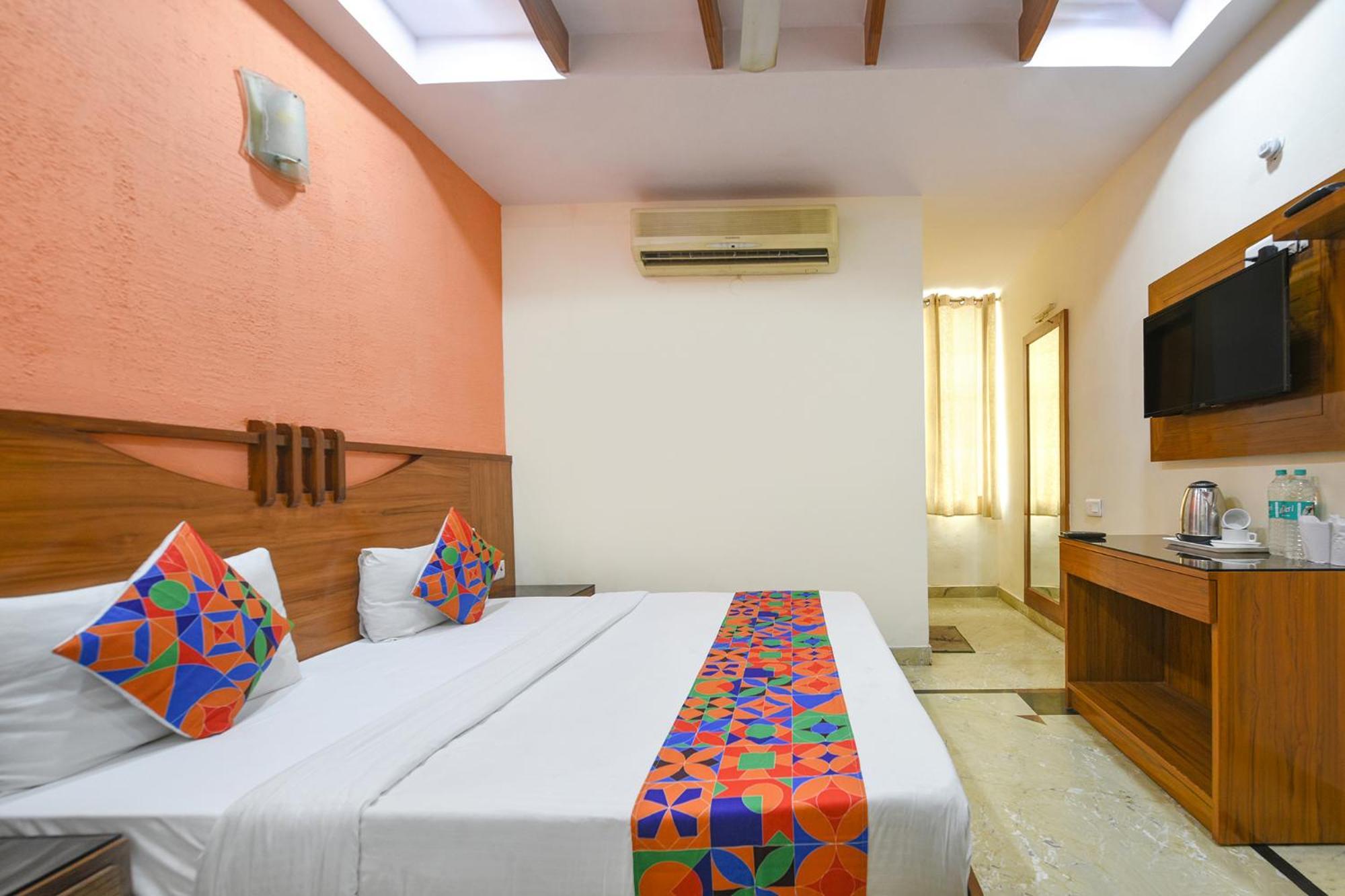 Fabhotel Jaggi Palace Karol Bagh Hotel