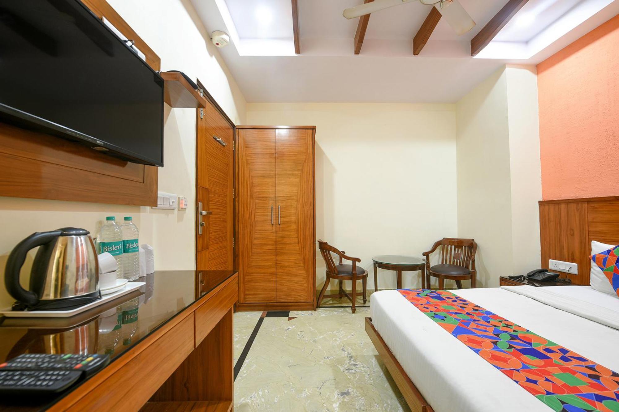 Hotel Fabhotel Jaggi Palace Karol Bagh 3*