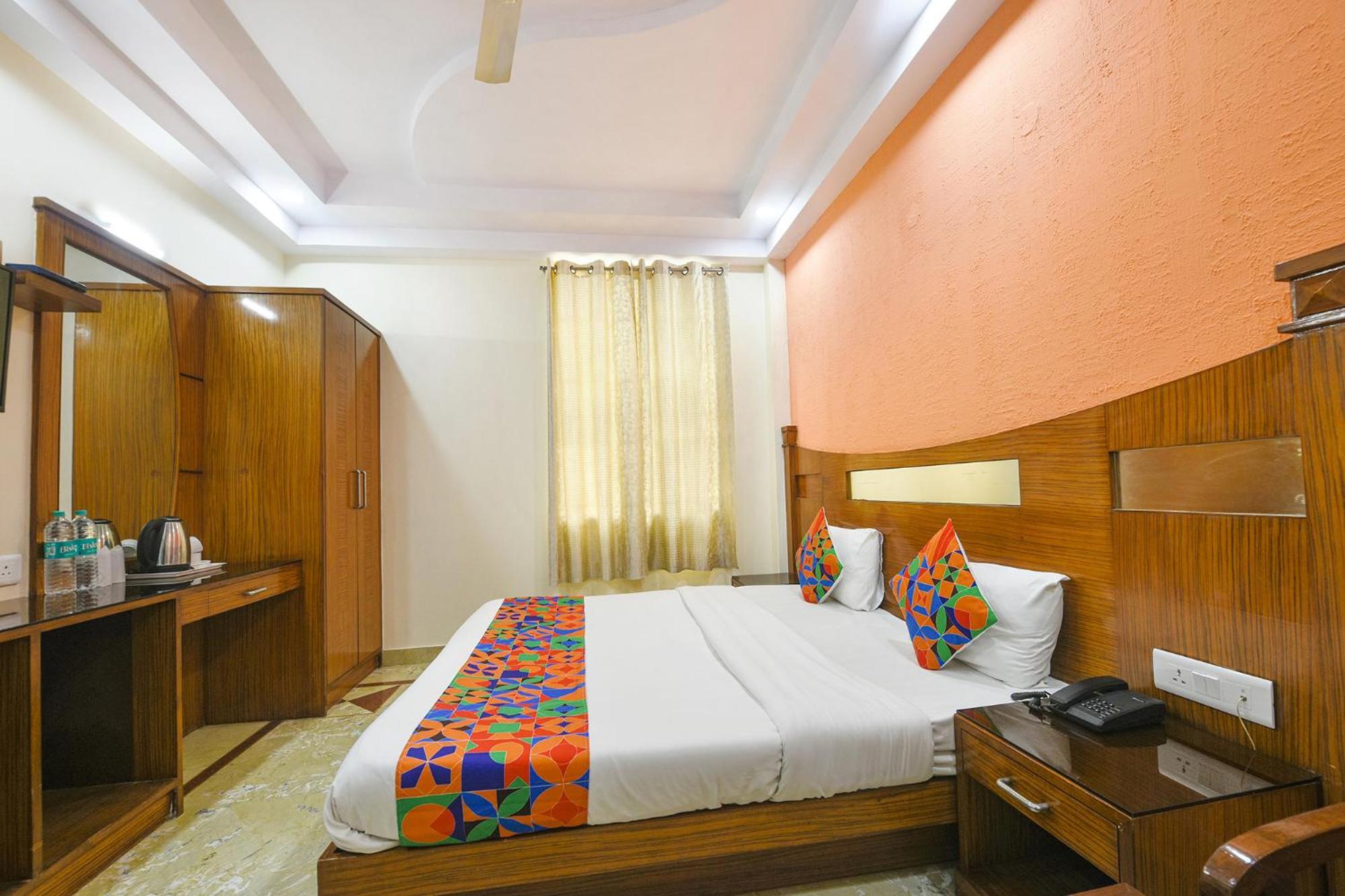 Fabhotel Jaggi Palace Karol Bagh 3*