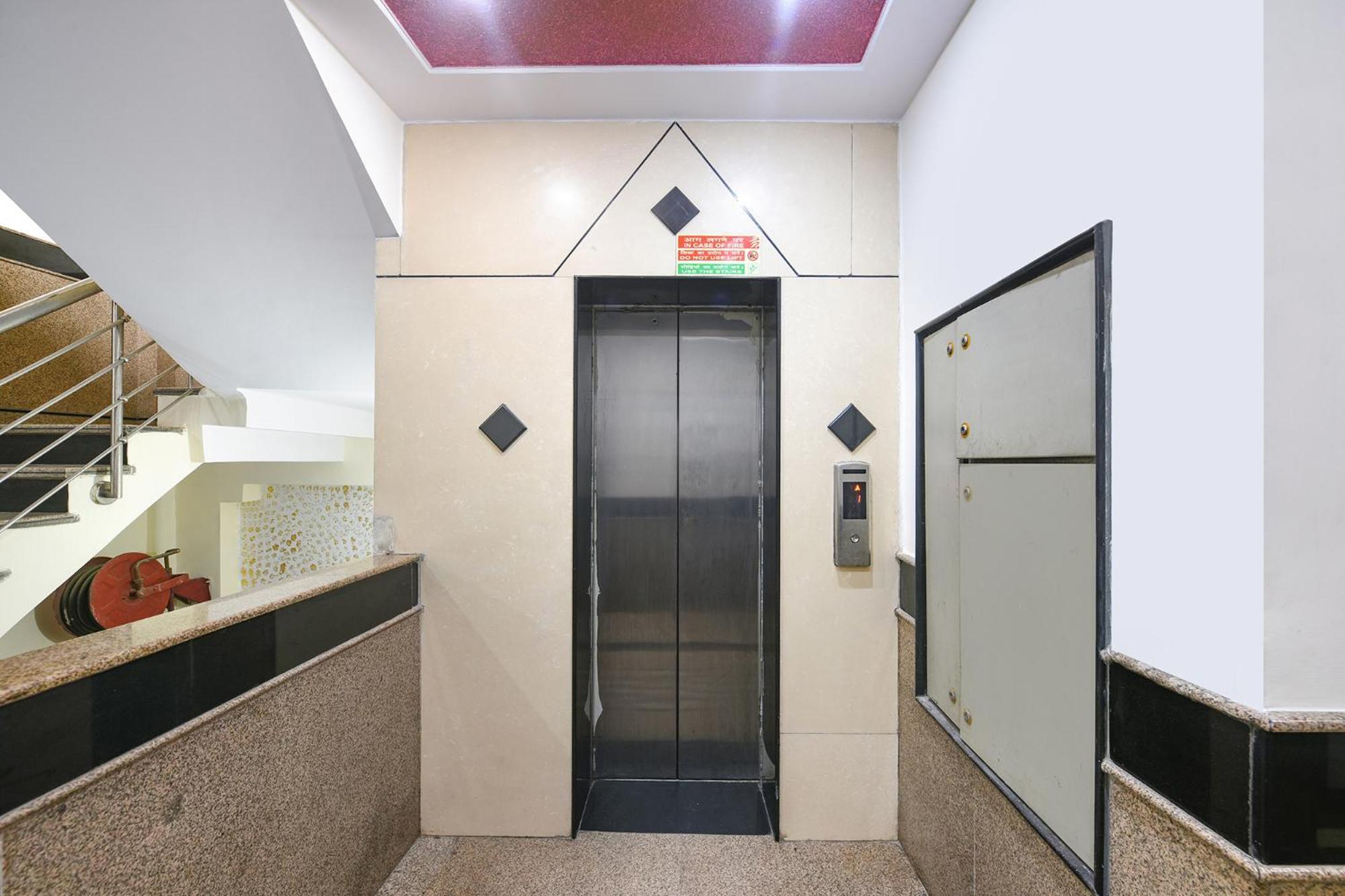 Fabhotel Jaggi Palace Karol Bagh