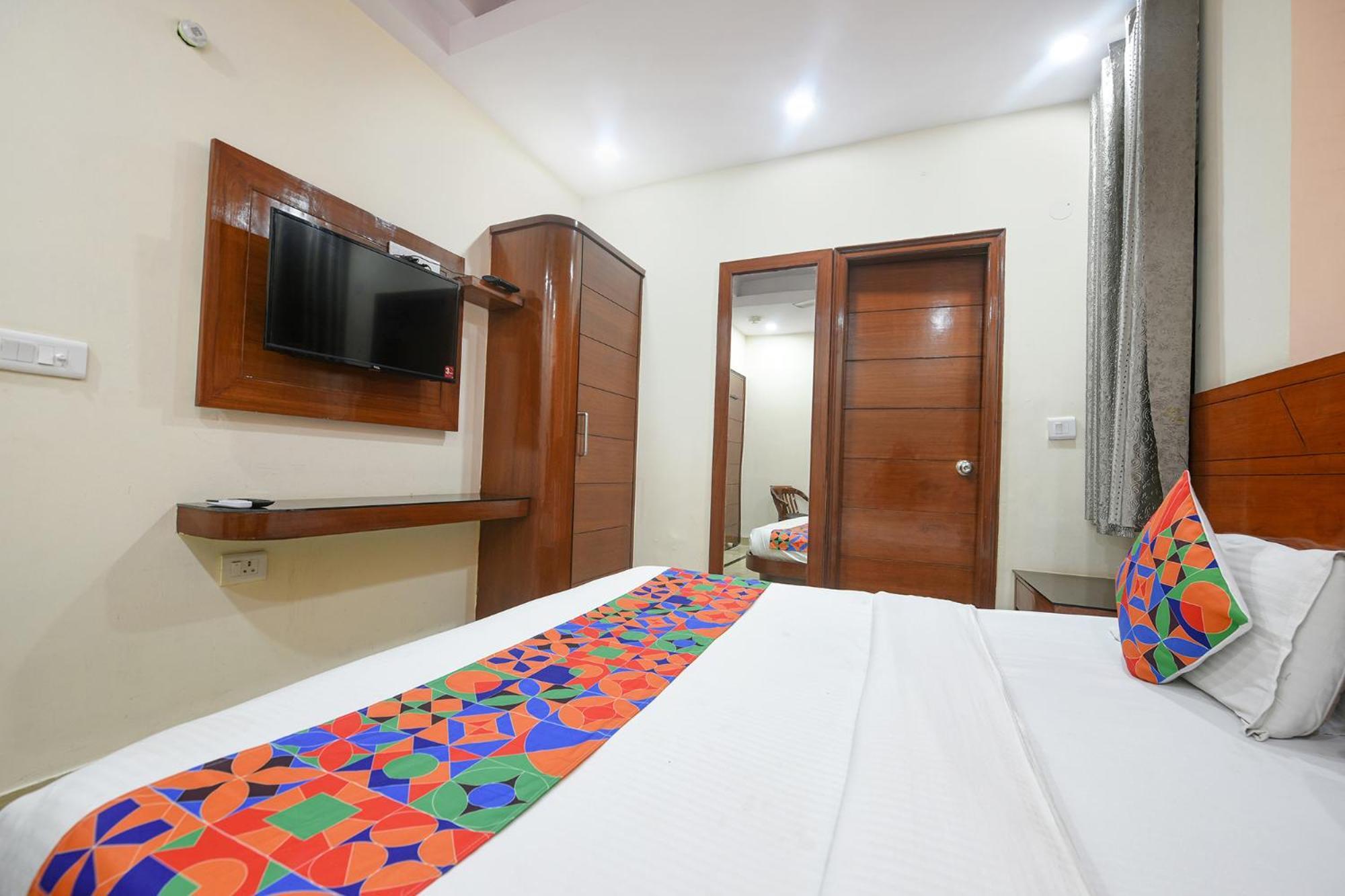 Fabhotel Jaggi Palace Karol Bagh