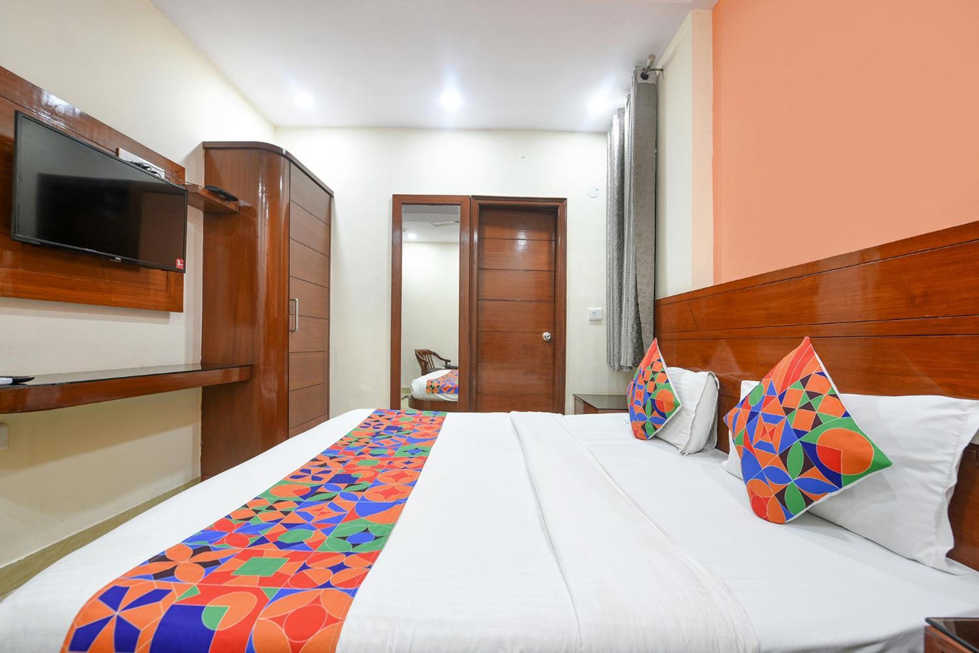 Fabhotel Jaggi Palace Karol Bagh Hotel