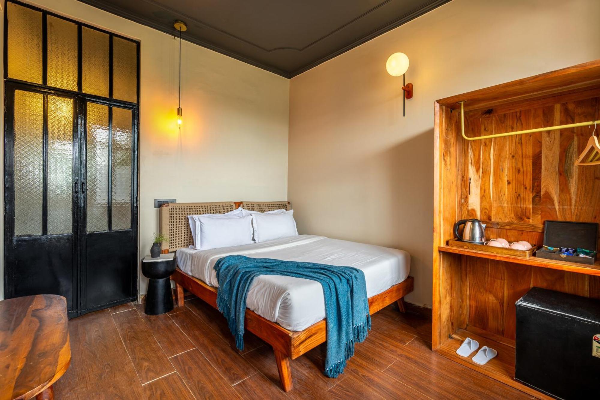 Minimalist One Hauz Khas Village New Delhi