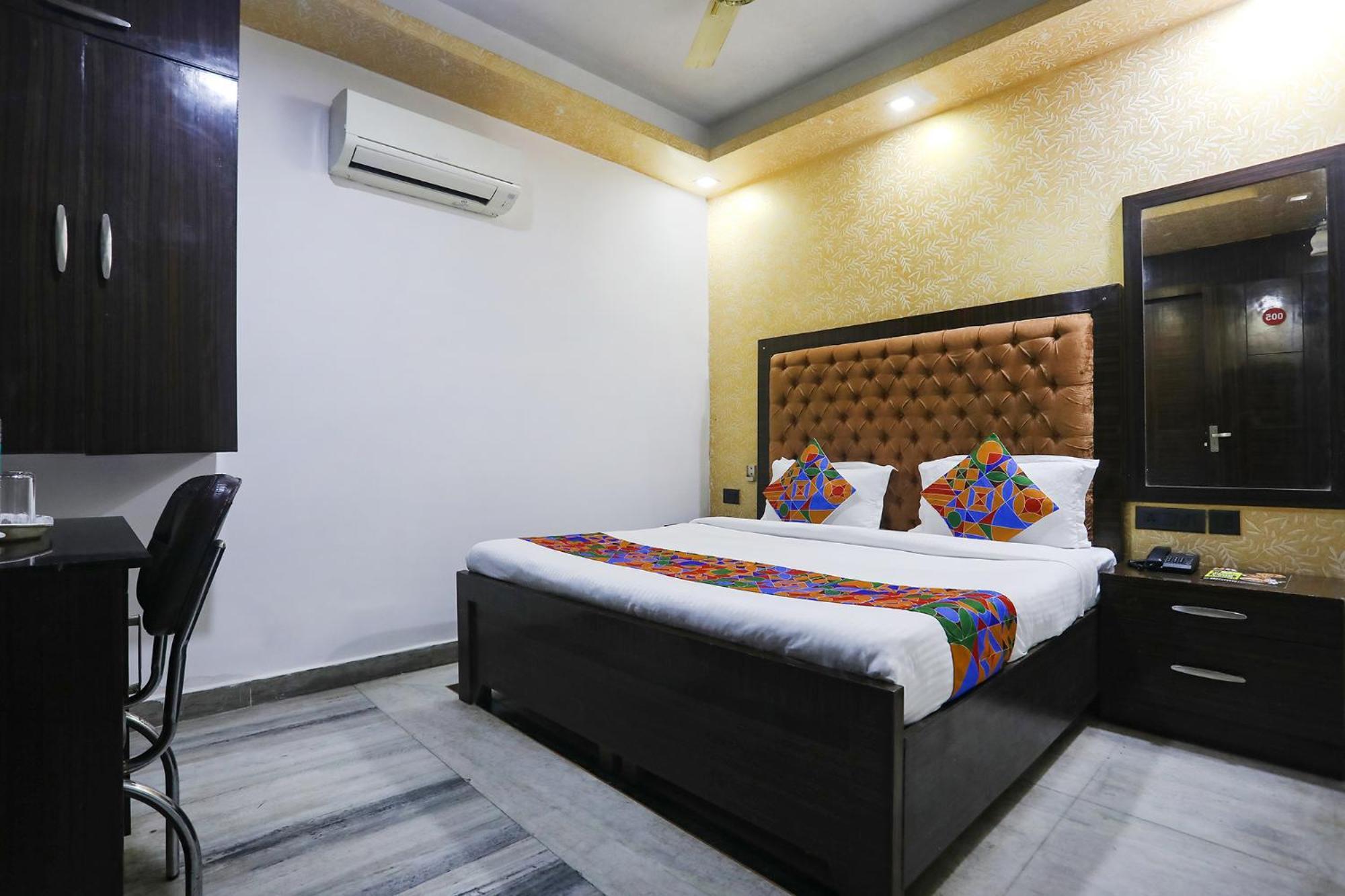 Fabhotel Nk Residency 4*