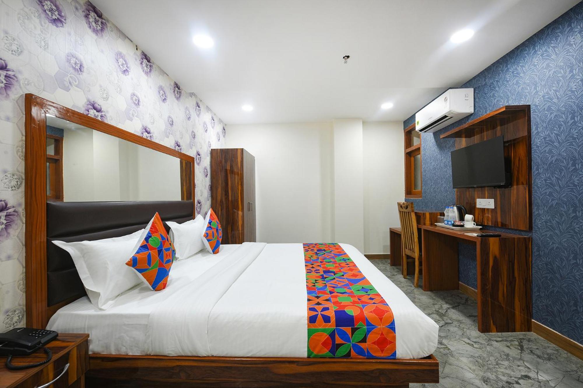 Hotel Fabhotel Mona Continental - Nr Laxmi Nagar It Hub New Delhi