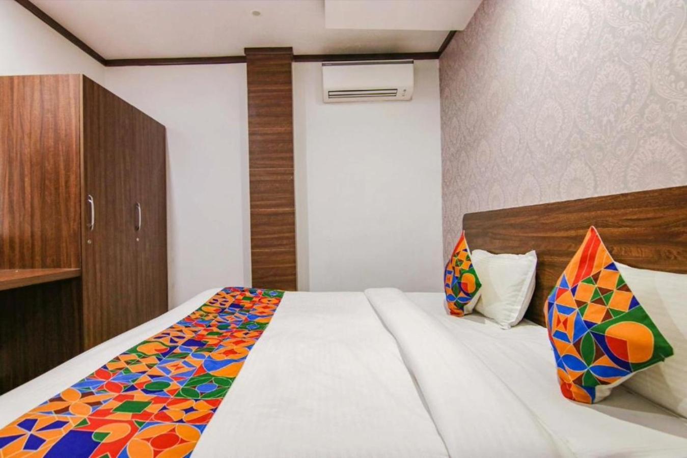 Divine Residency By Jmd Group Near Yashobhoomi & Delhi Igi Airport Hotel 3*