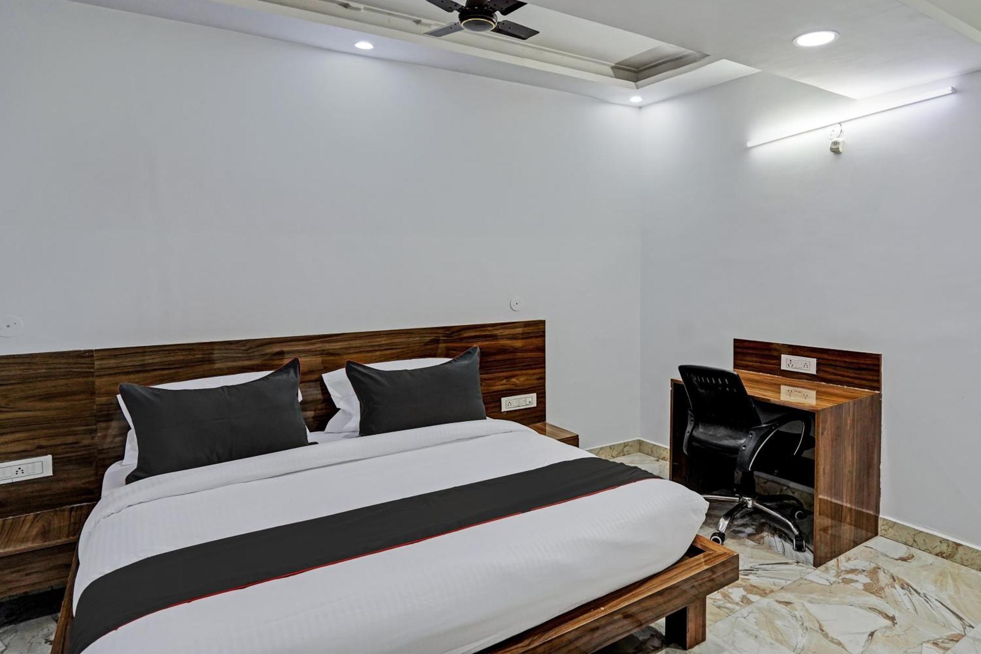 Collection O Grand King Hotel New Delhi