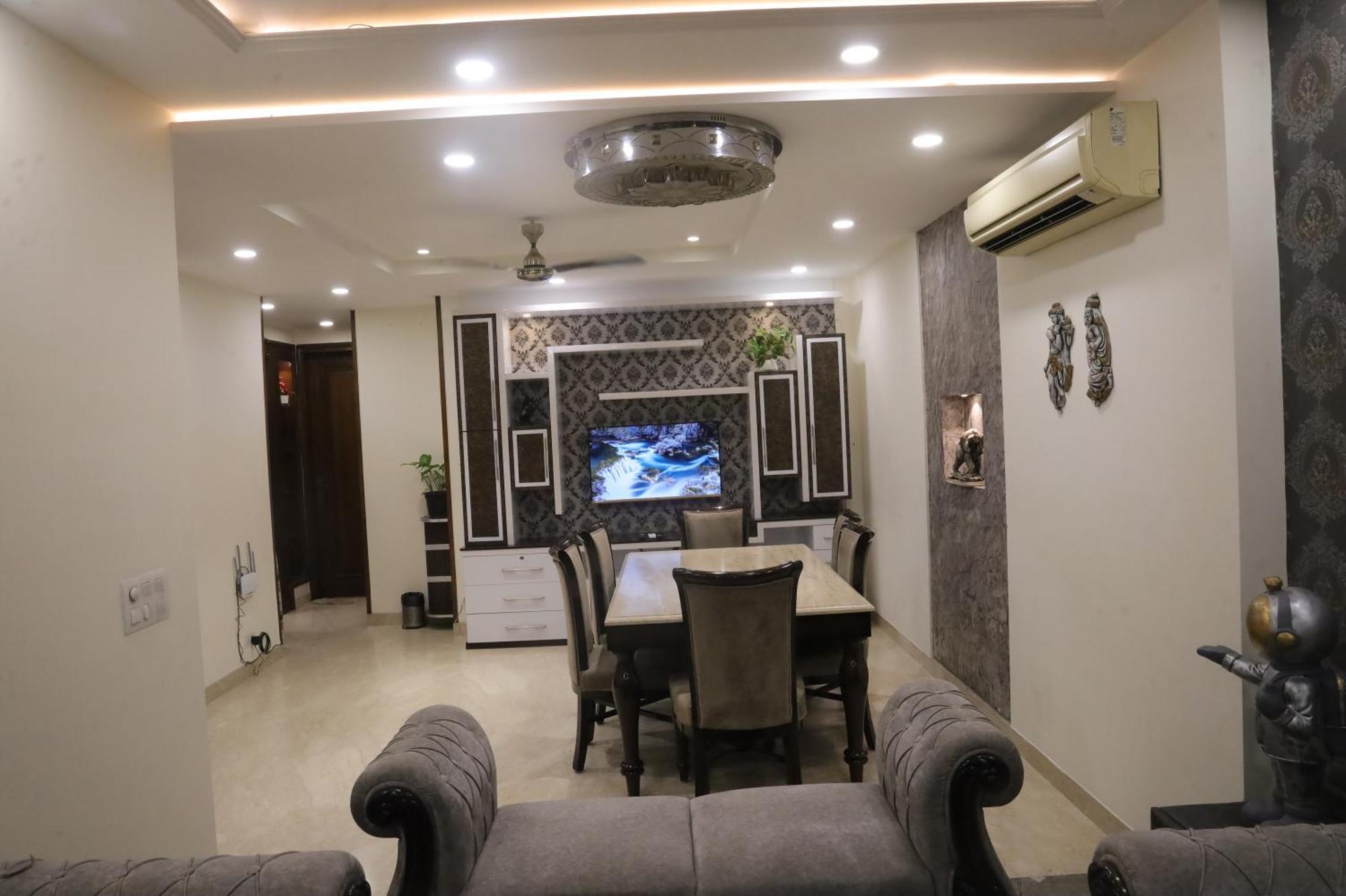 Apartment Fortune Service 3bhk,j-223 Saket