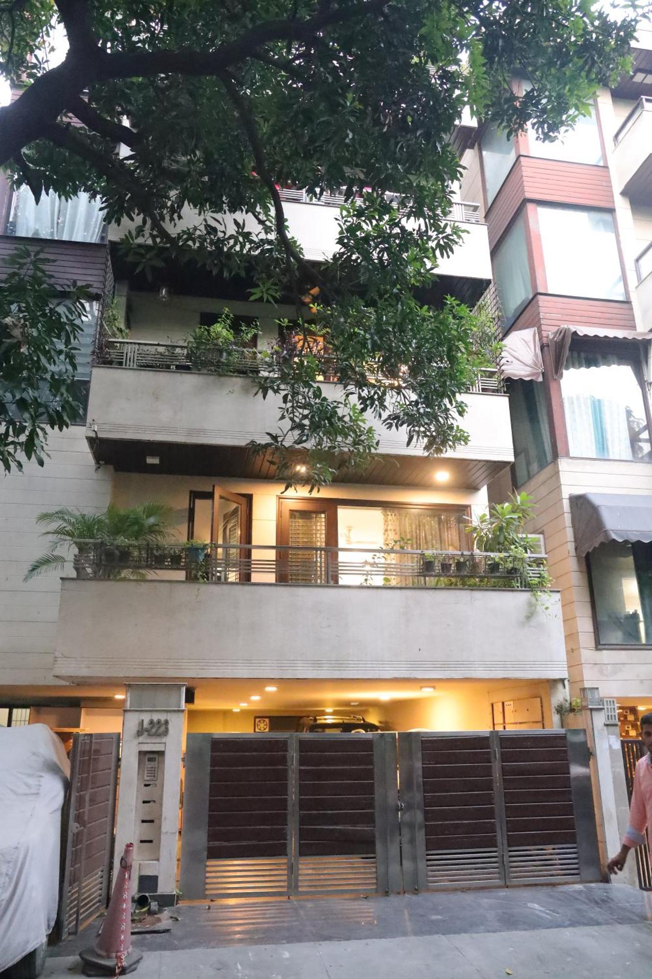 Fortune Service 3bhk,j-223 Saket Apartment New Delhi