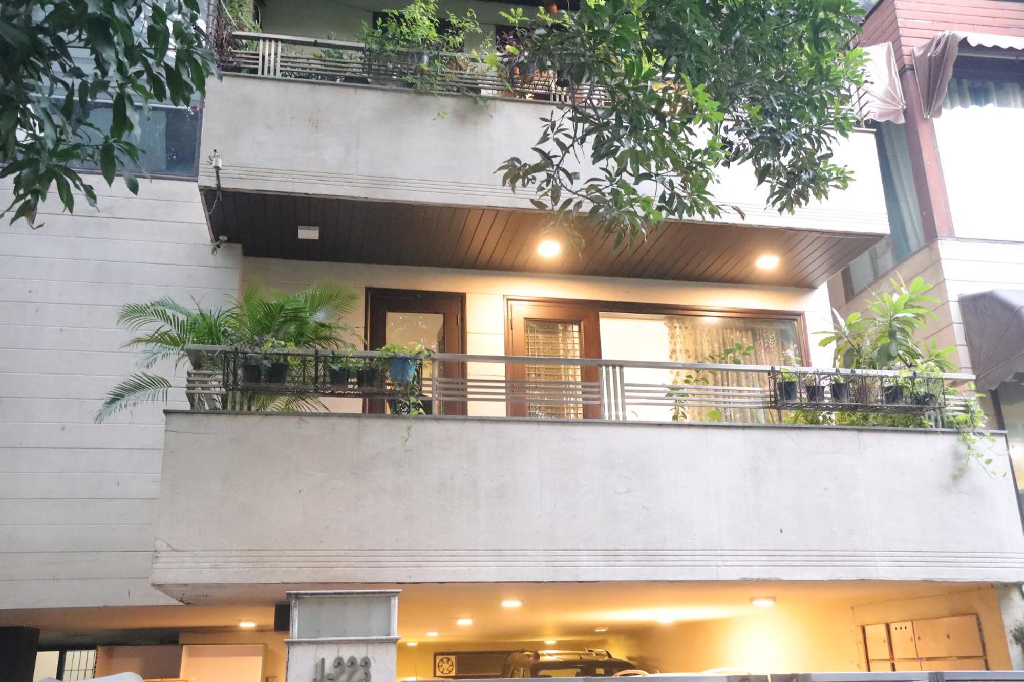 Fortune Service 3bhk,j-223 Saket Apartment New Delhi