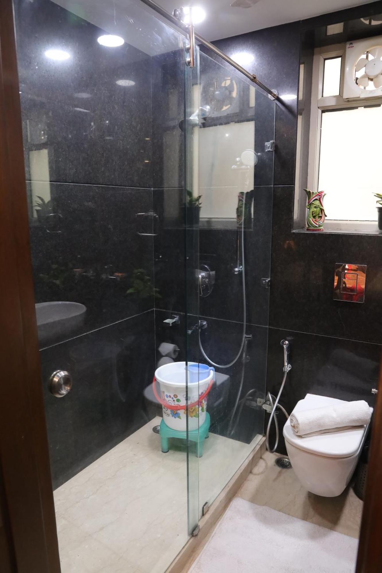 Apartment Fortune Service 3bhk,j-223 Saket