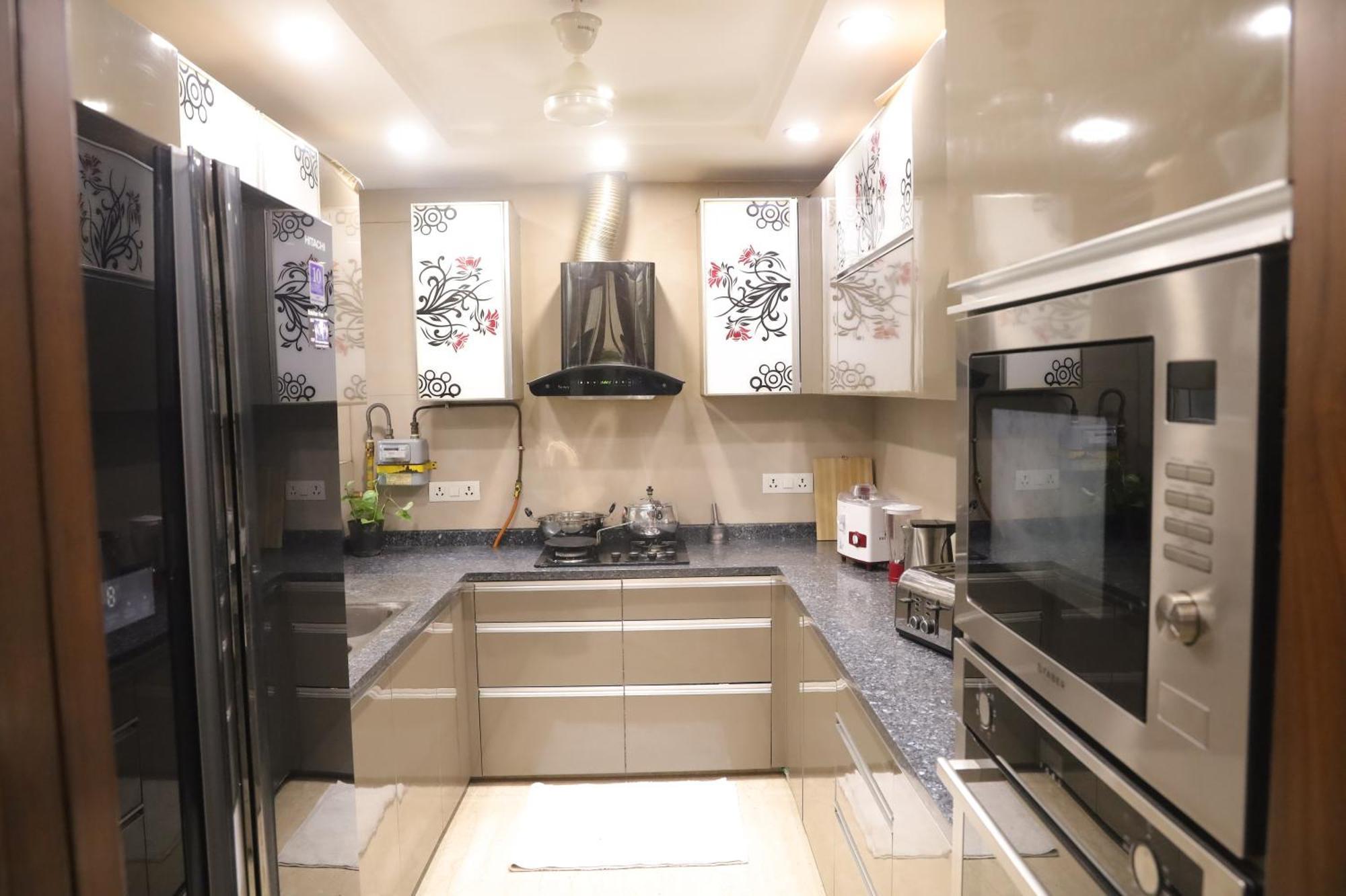 Fortune Service 3bhk,j-223 Saket Apartment *