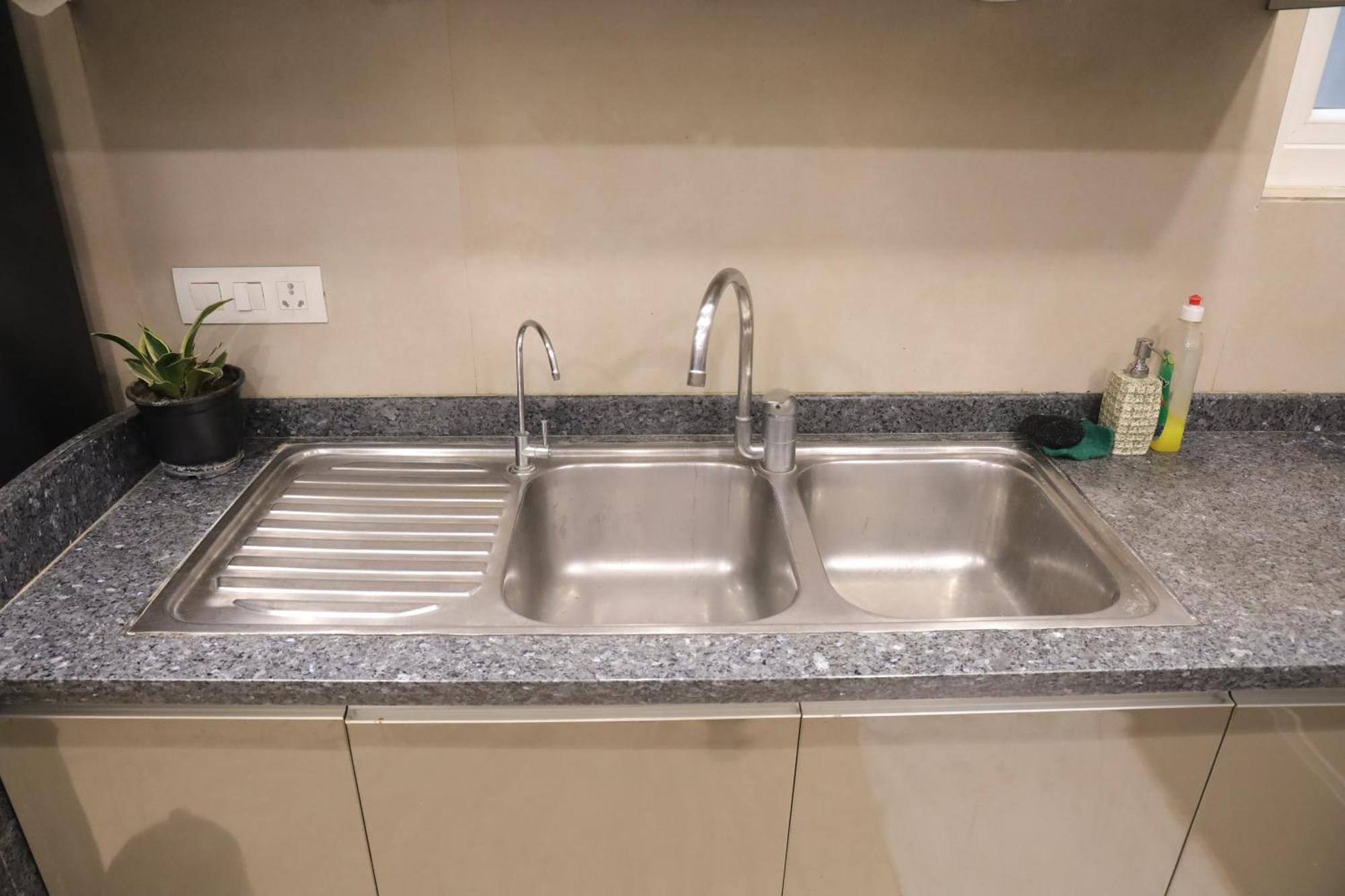 Fortune Service 3bhk,j-223 Saket * New Delhi
