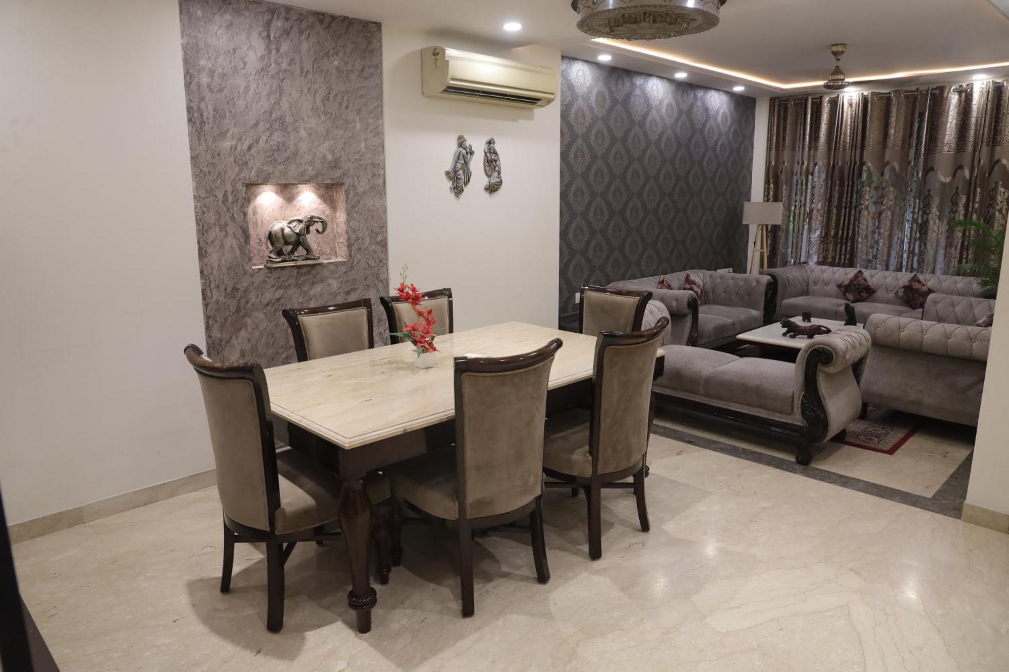 Fortune Service 3bhk,j-223 Saket * New Delhi
