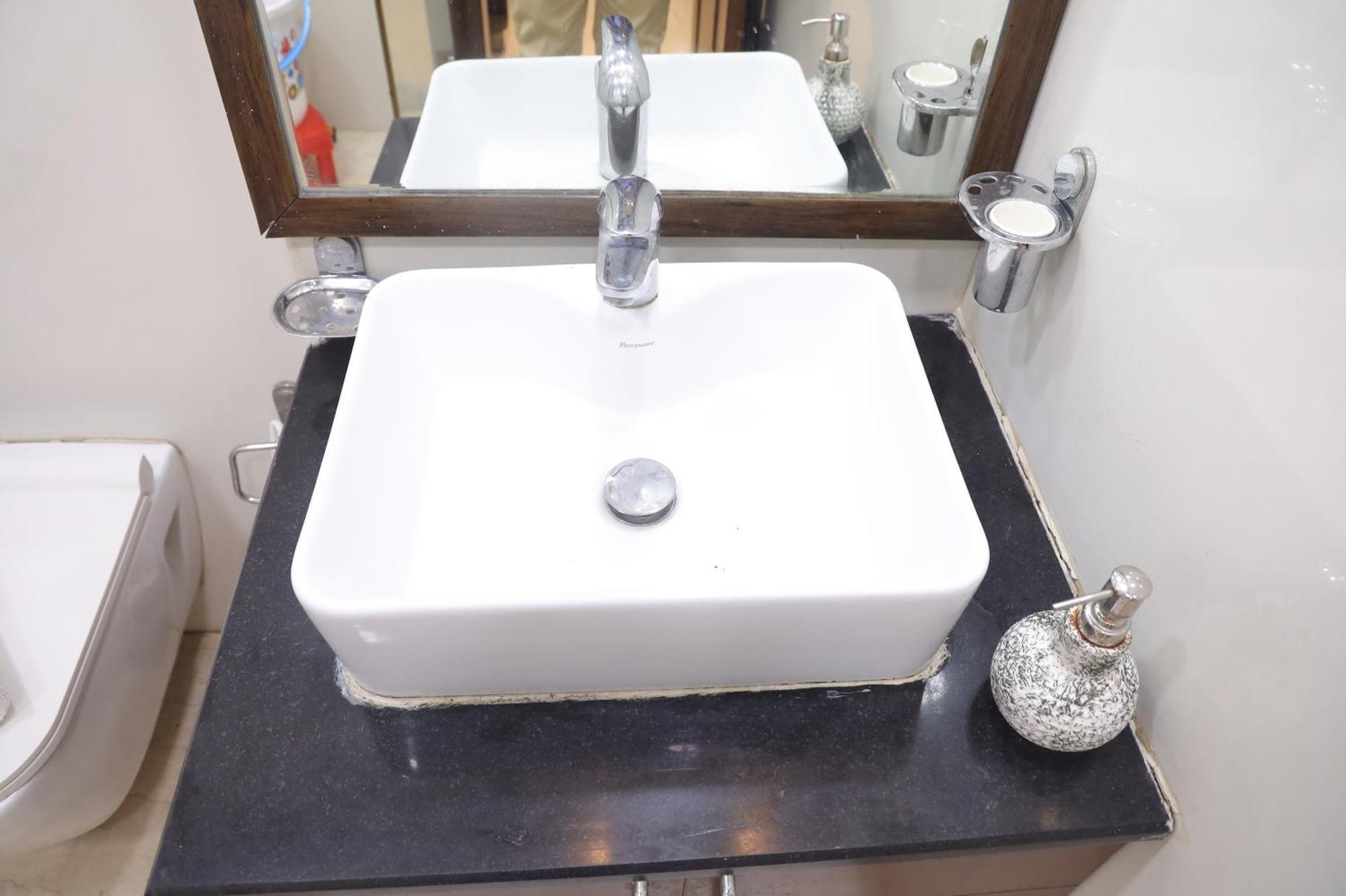 Fortune Service 3bhk,j-223 Saket New Delhi