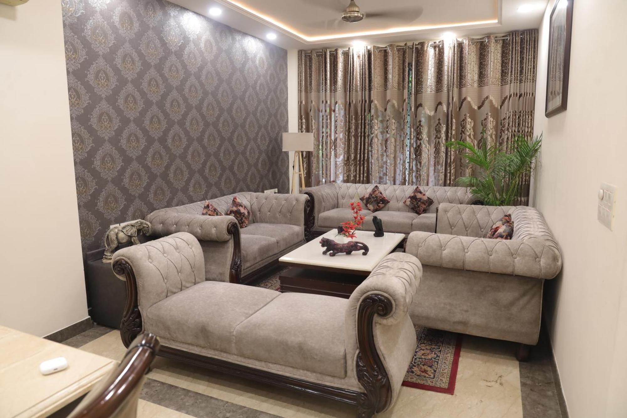 Fortune Service 3bhk,j-223 Saket New Delhi