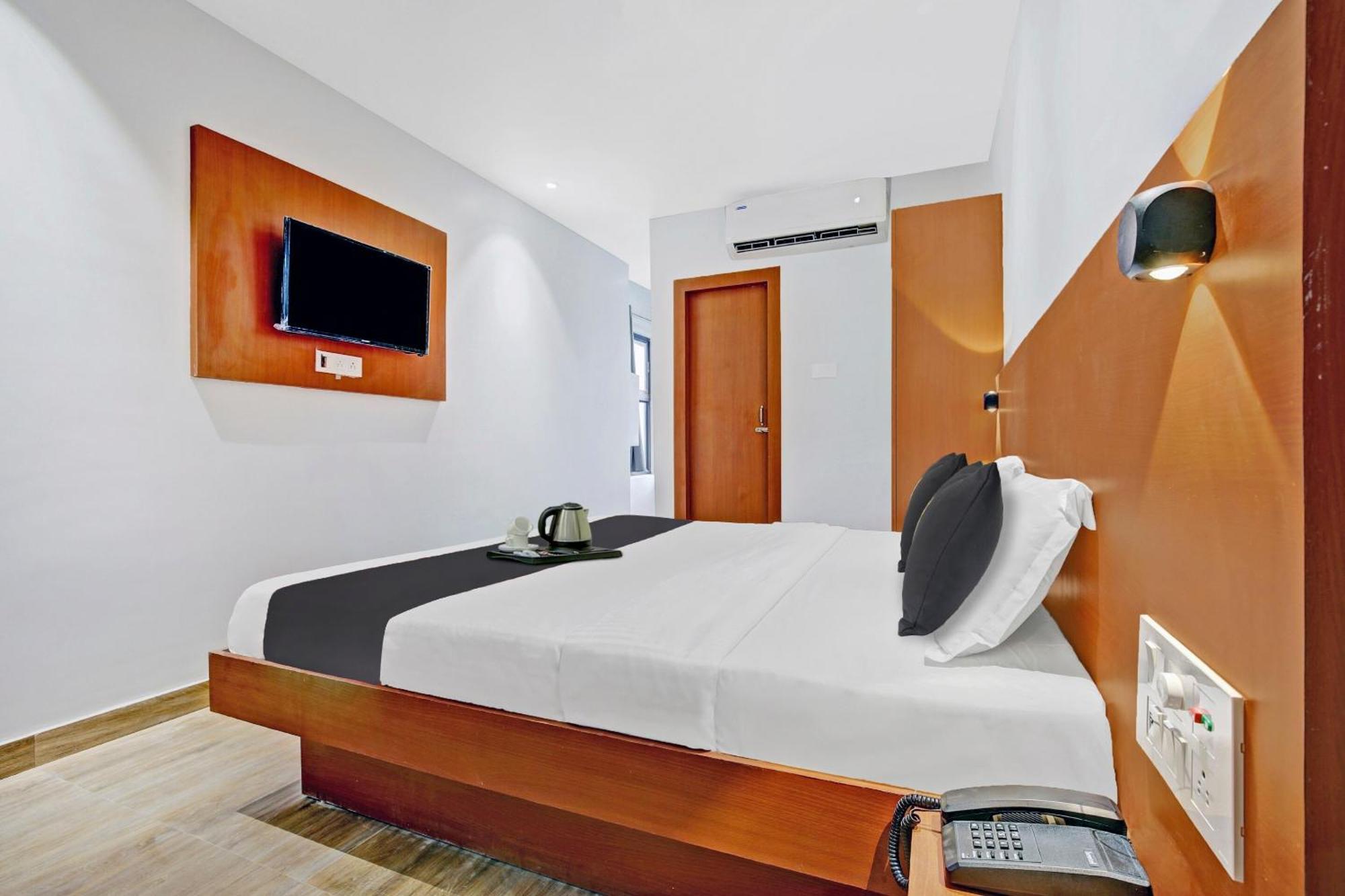 O-cean Near Delhi Airport Hotel
