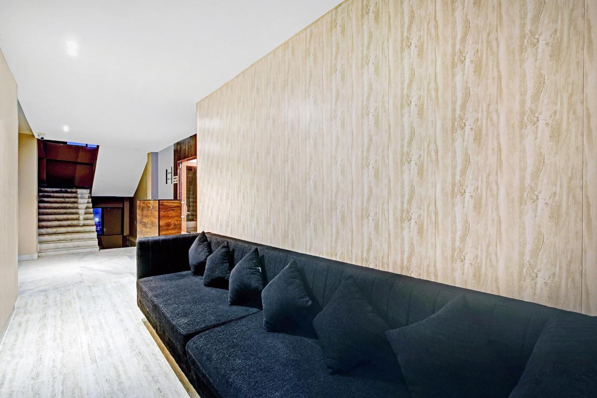 Hotel O-cean Near Delhi Airport 4*