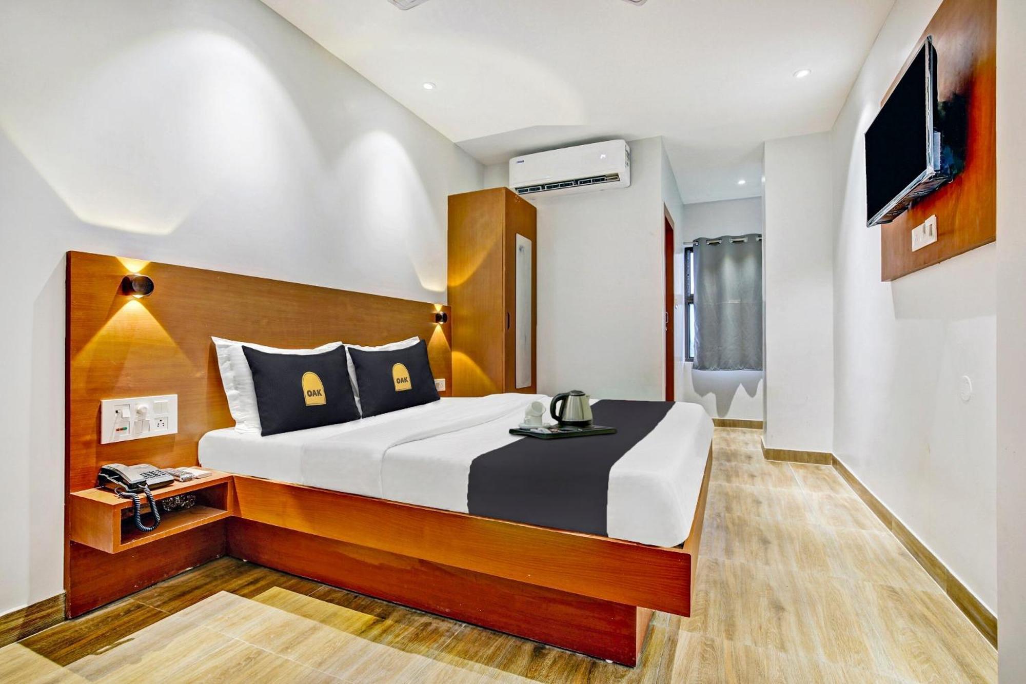 O-cean Near Delhi Airport Hotel