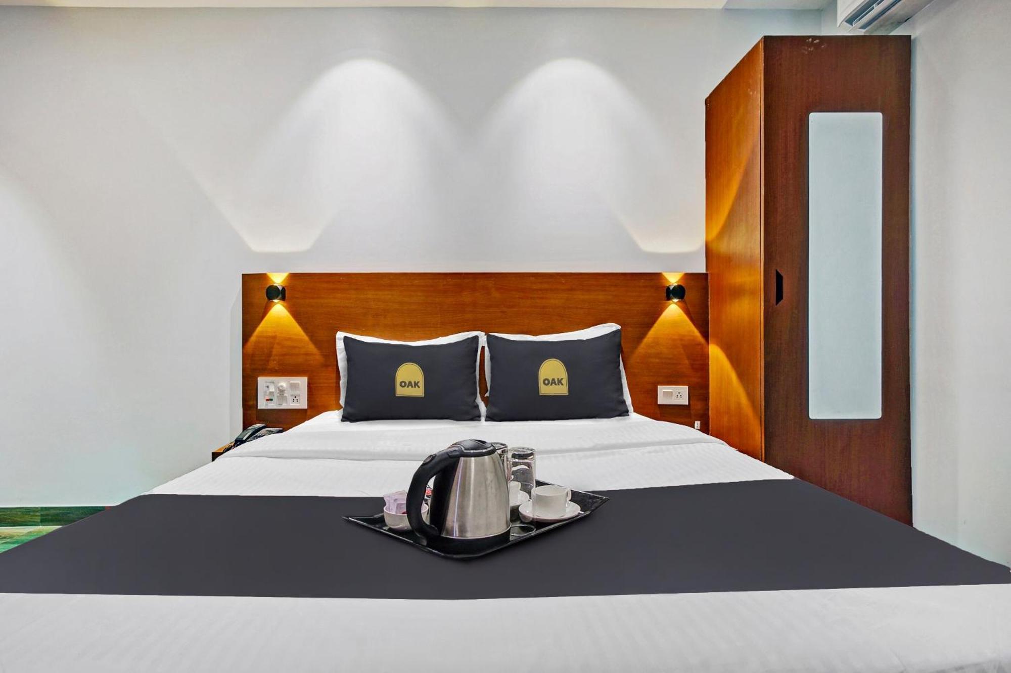 Hotel O-cean Near Delhi Airport 4*