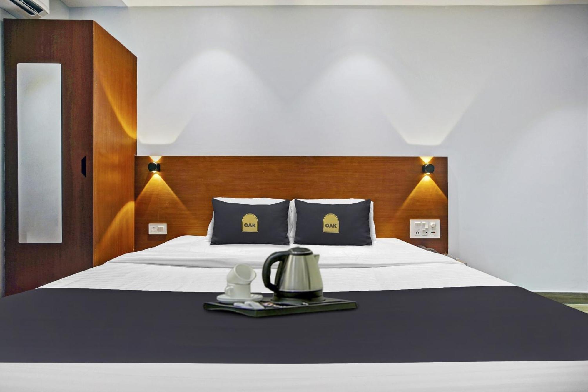 O-cean Near Delhi Airport Hotel