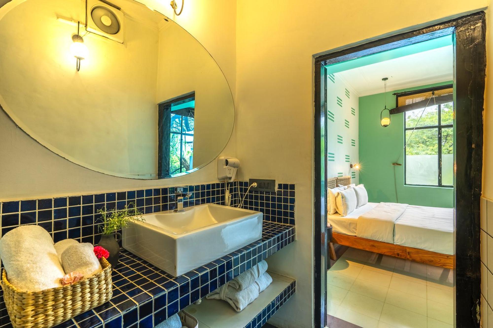 Minimalist One Hauz Khas Village 3*