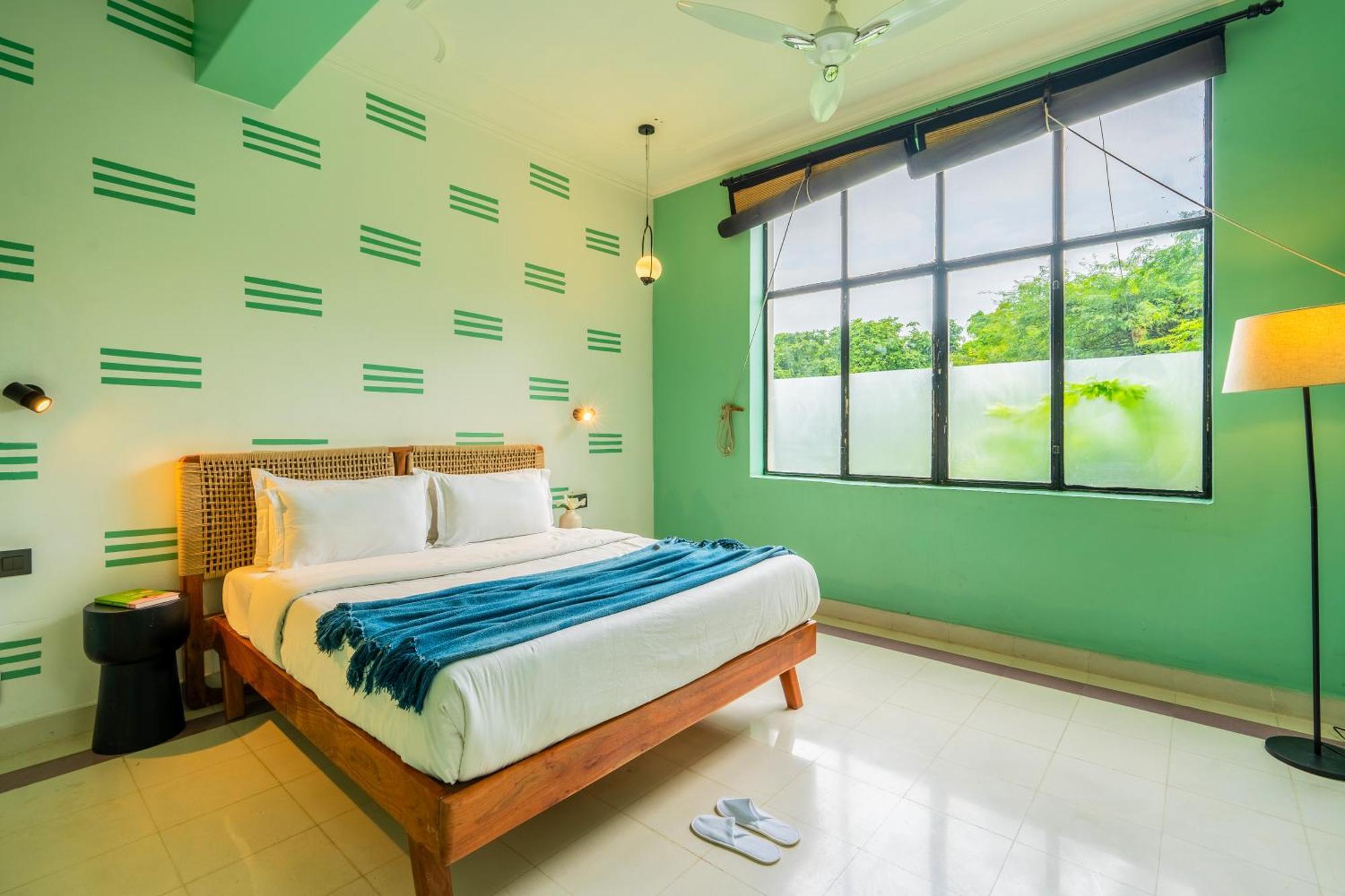 Minimalist One Hauz Khas Village 3*