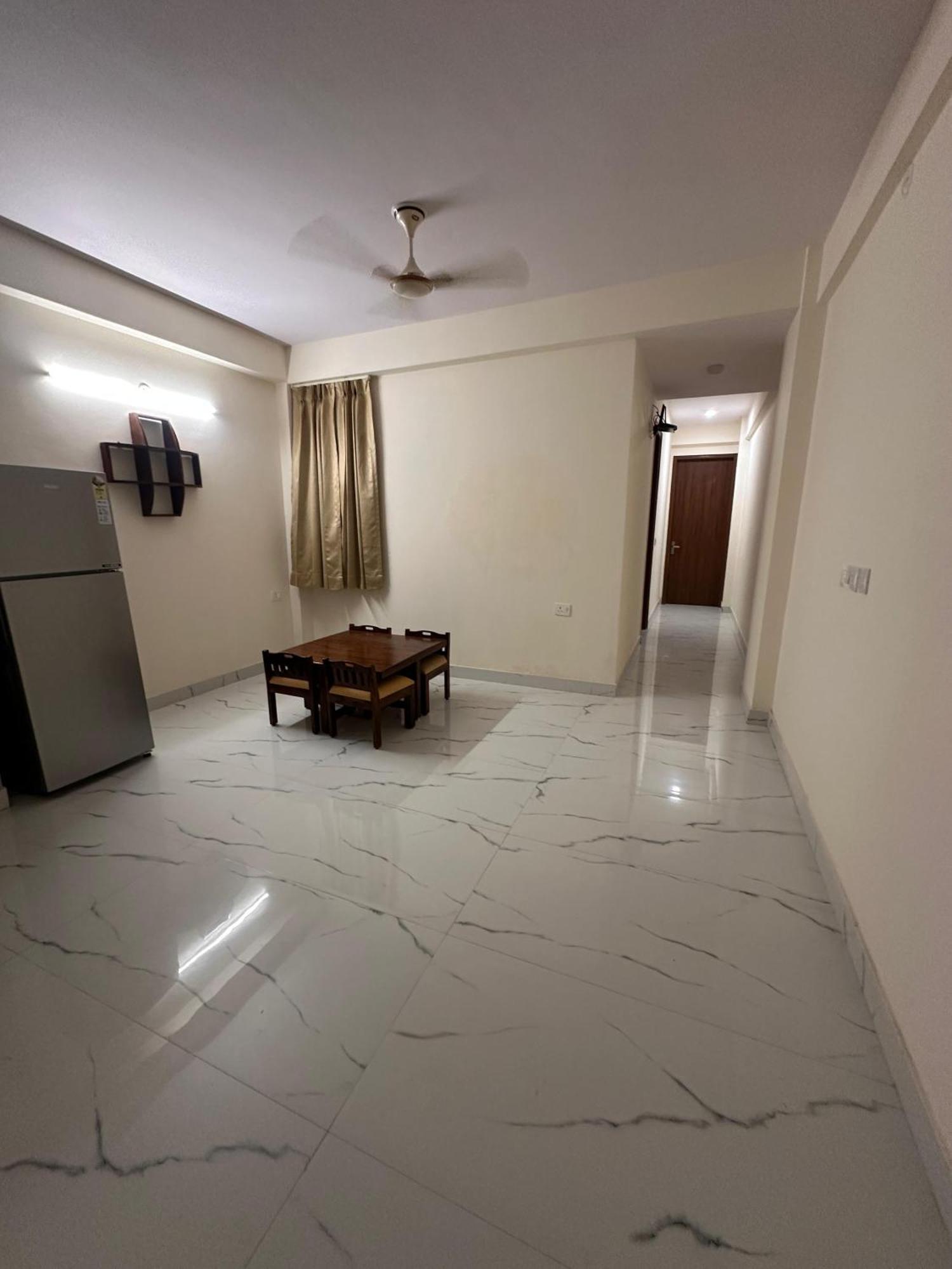 Apartment The Raveesh E20 2bhk