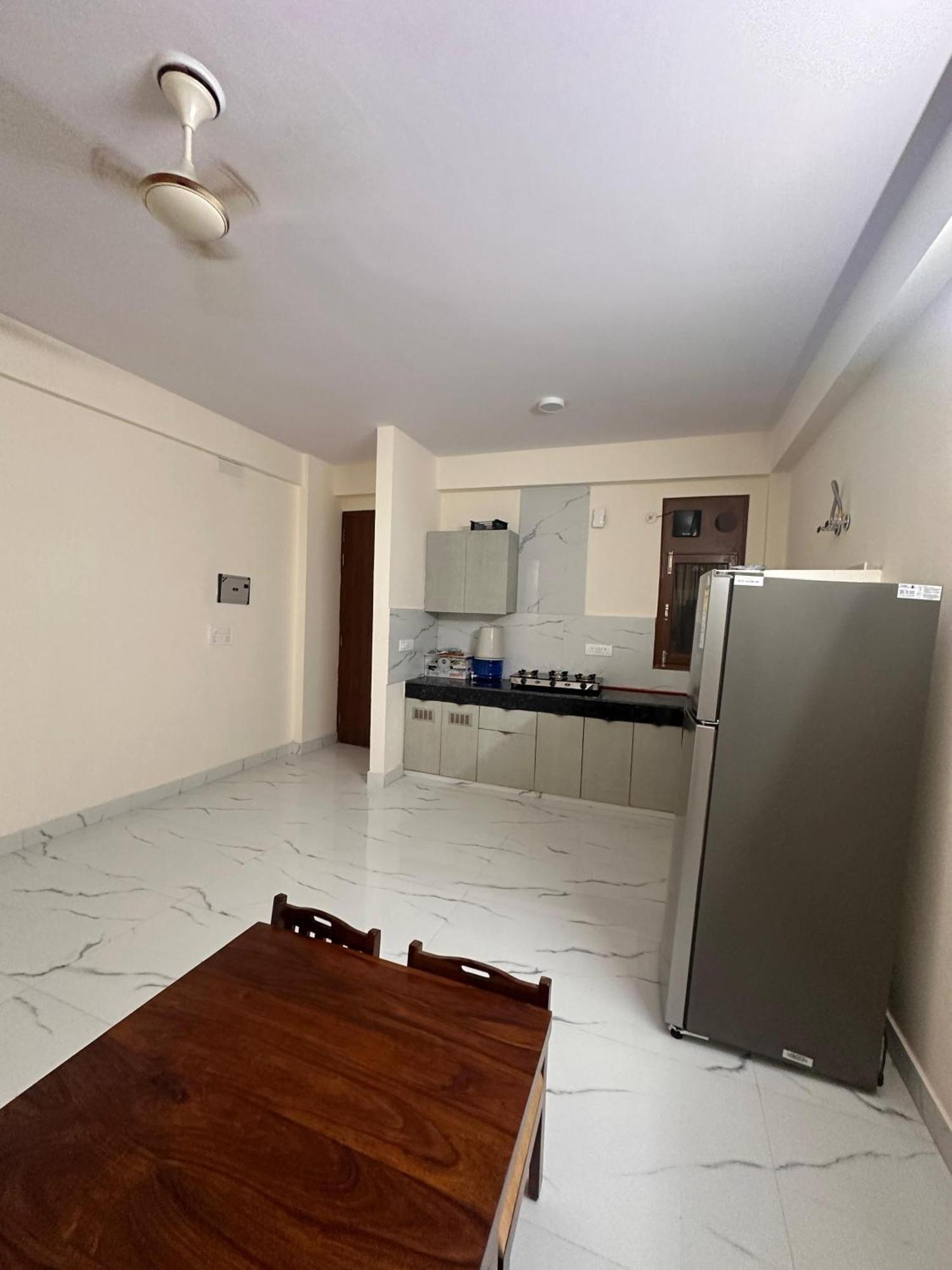 The Raveesh E20 2bhk * New Delhi