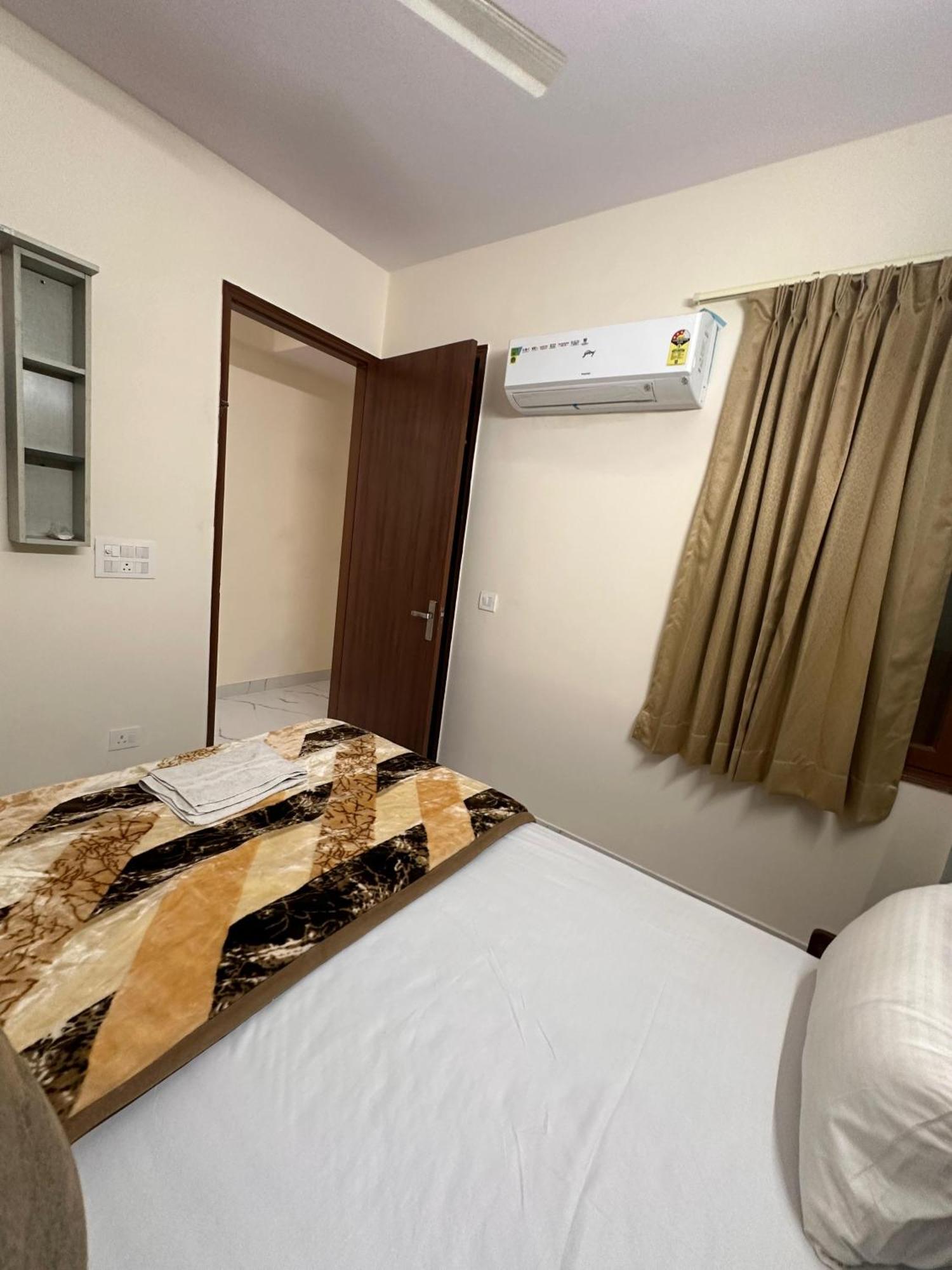 Apartment The Raveesh E20 2bhk