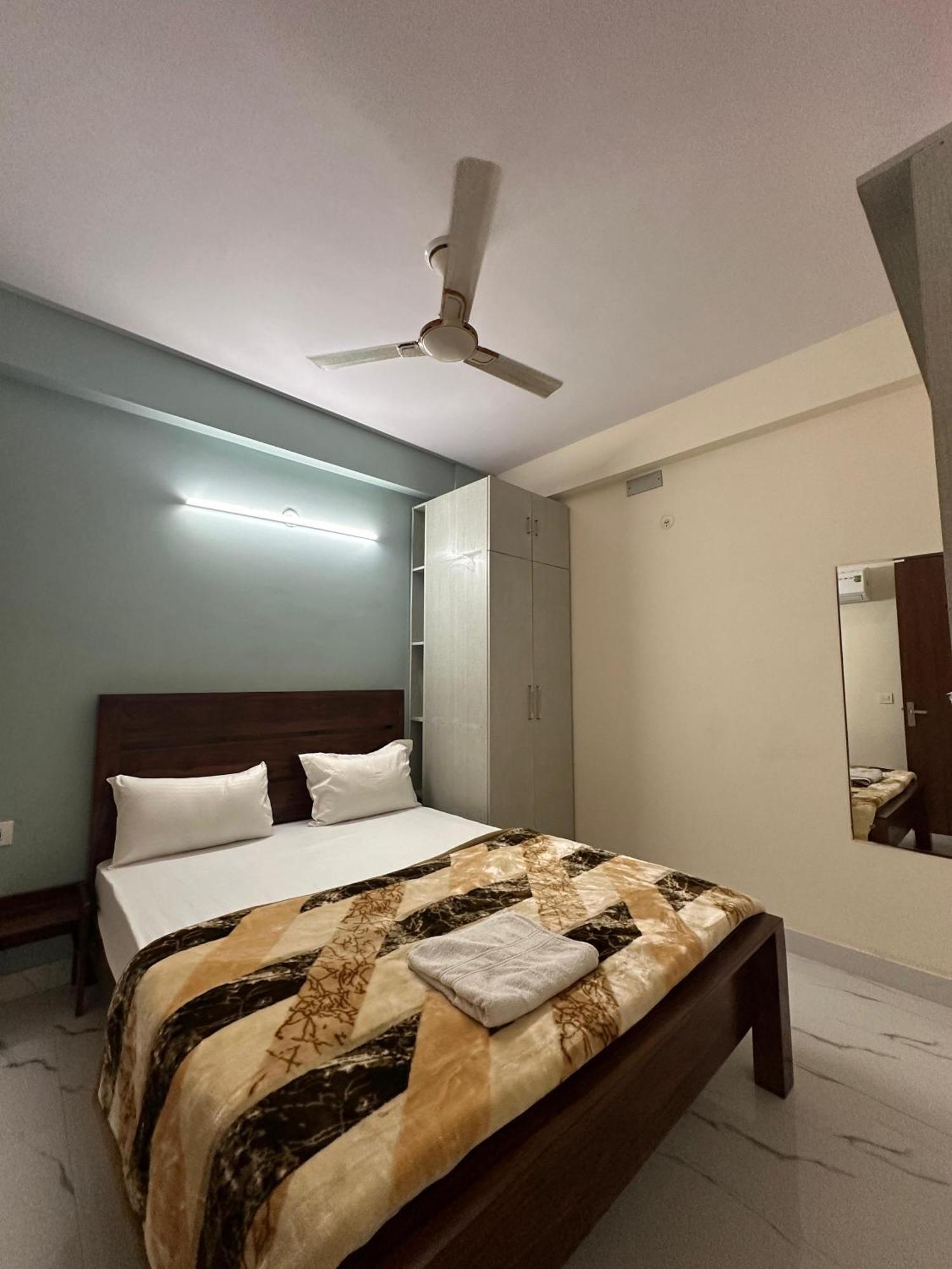 Apartment The Raveesh E20 2bhk New Delhi