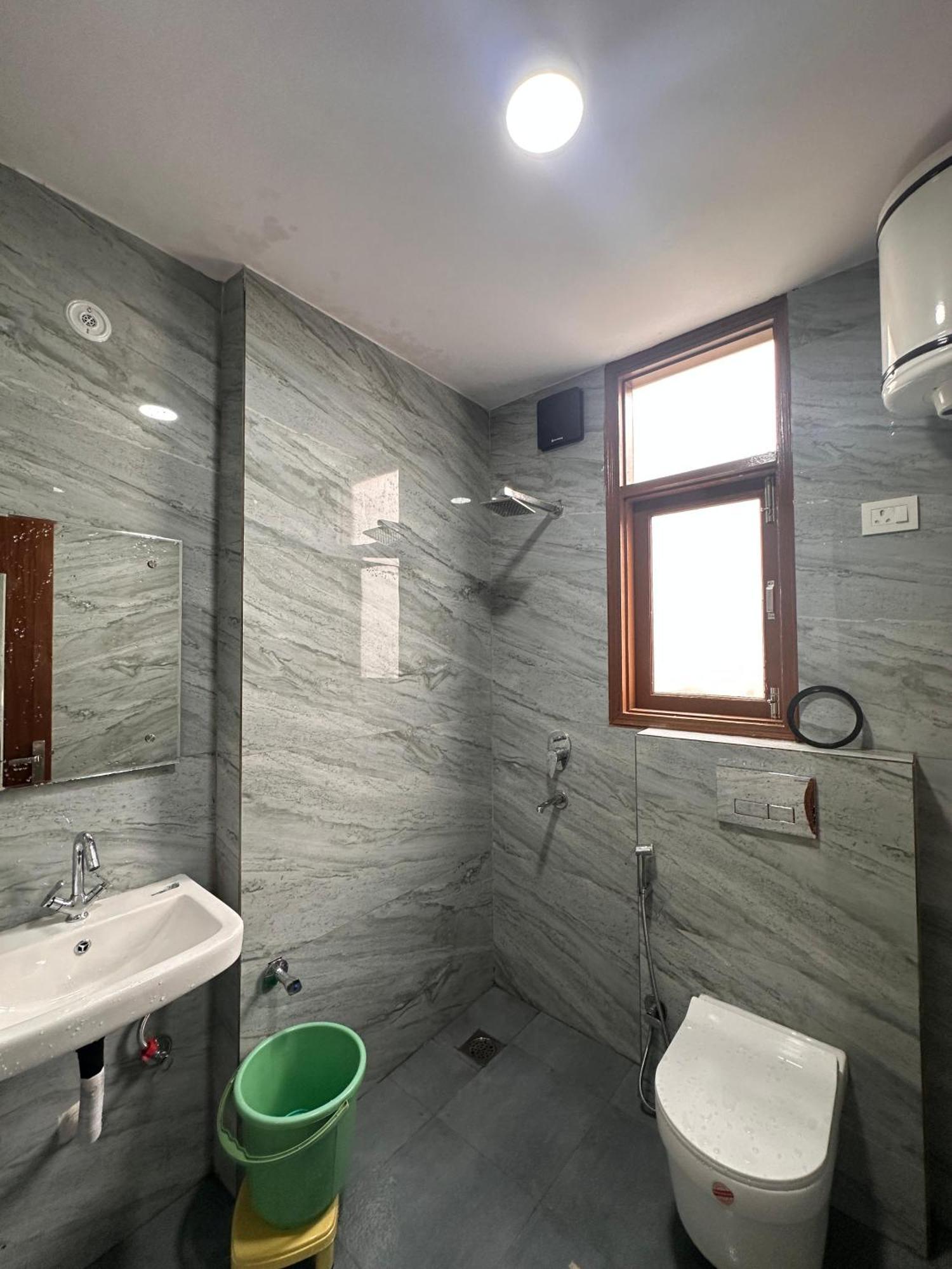 Apartment The Raveesh E20 2bhk New Delhi
