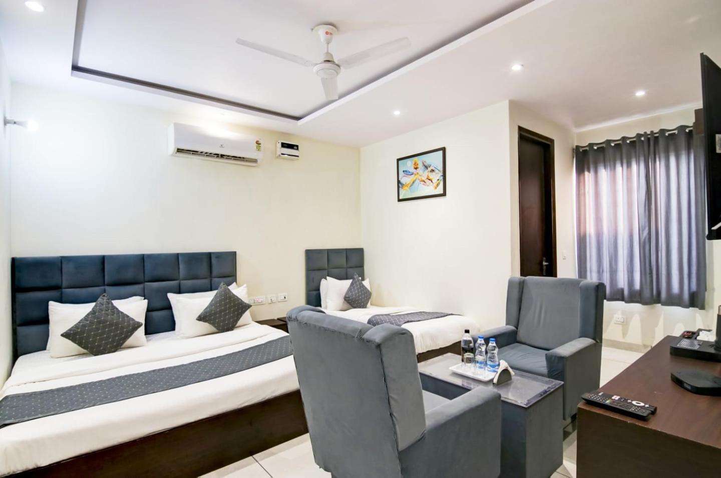 De Hocks Deluxe - Railway Station Hotel 4*