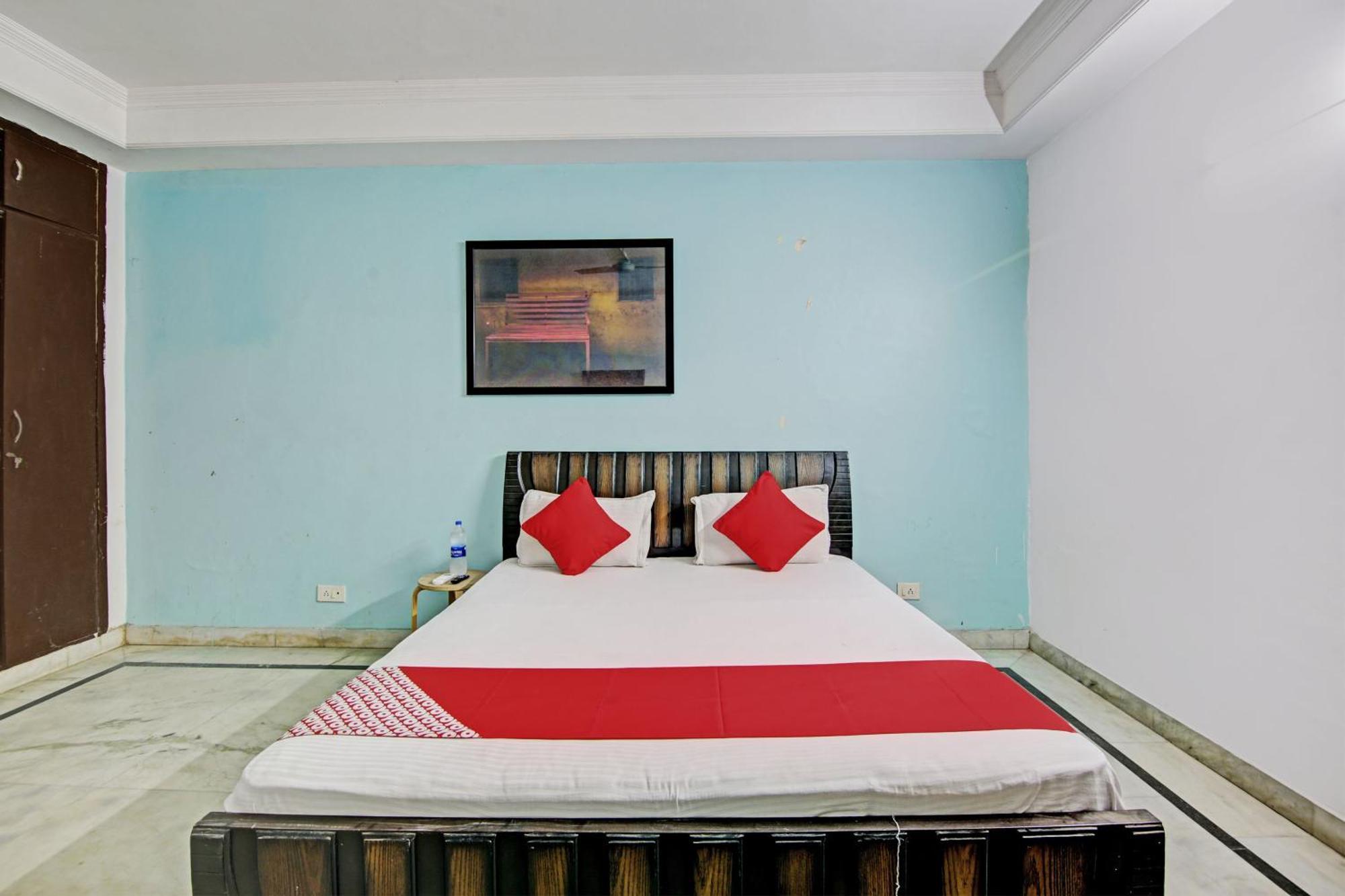 Hotel O Spacious 4*