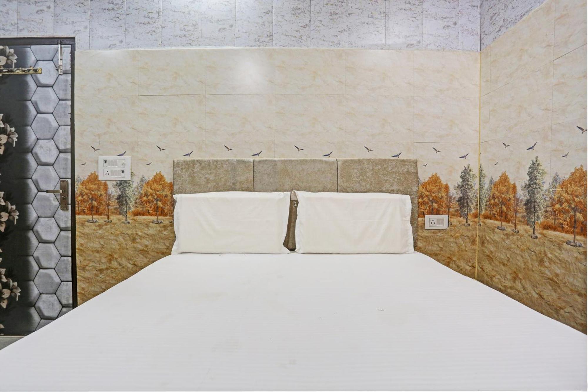 O Muskan Hotel