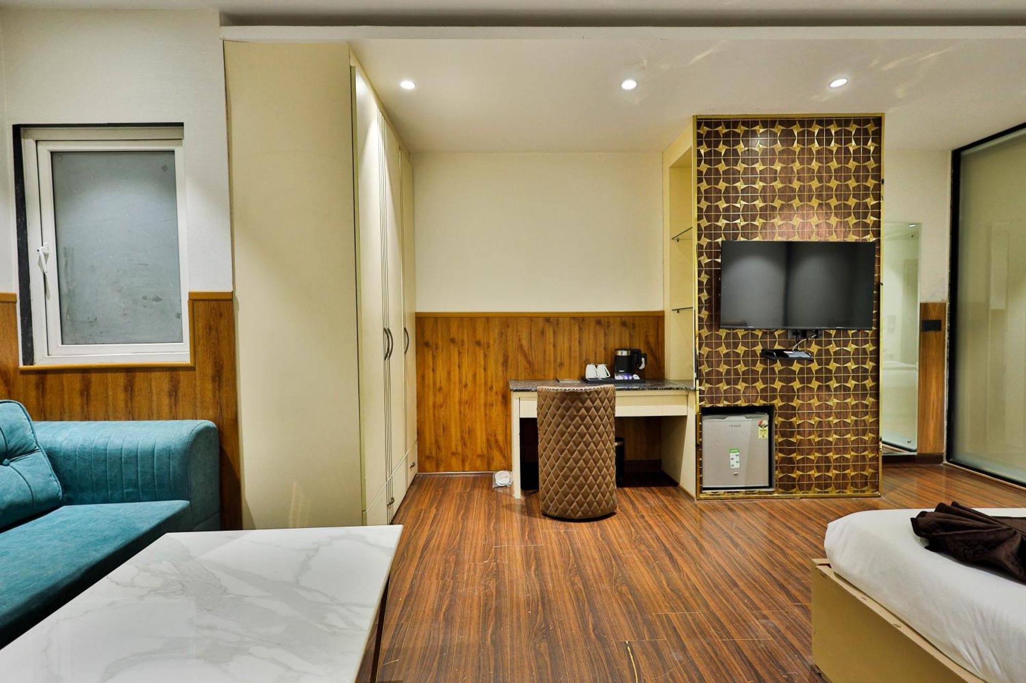 Clay Hotels, Paschim Vihar Delhi (National Capital Territory of India)