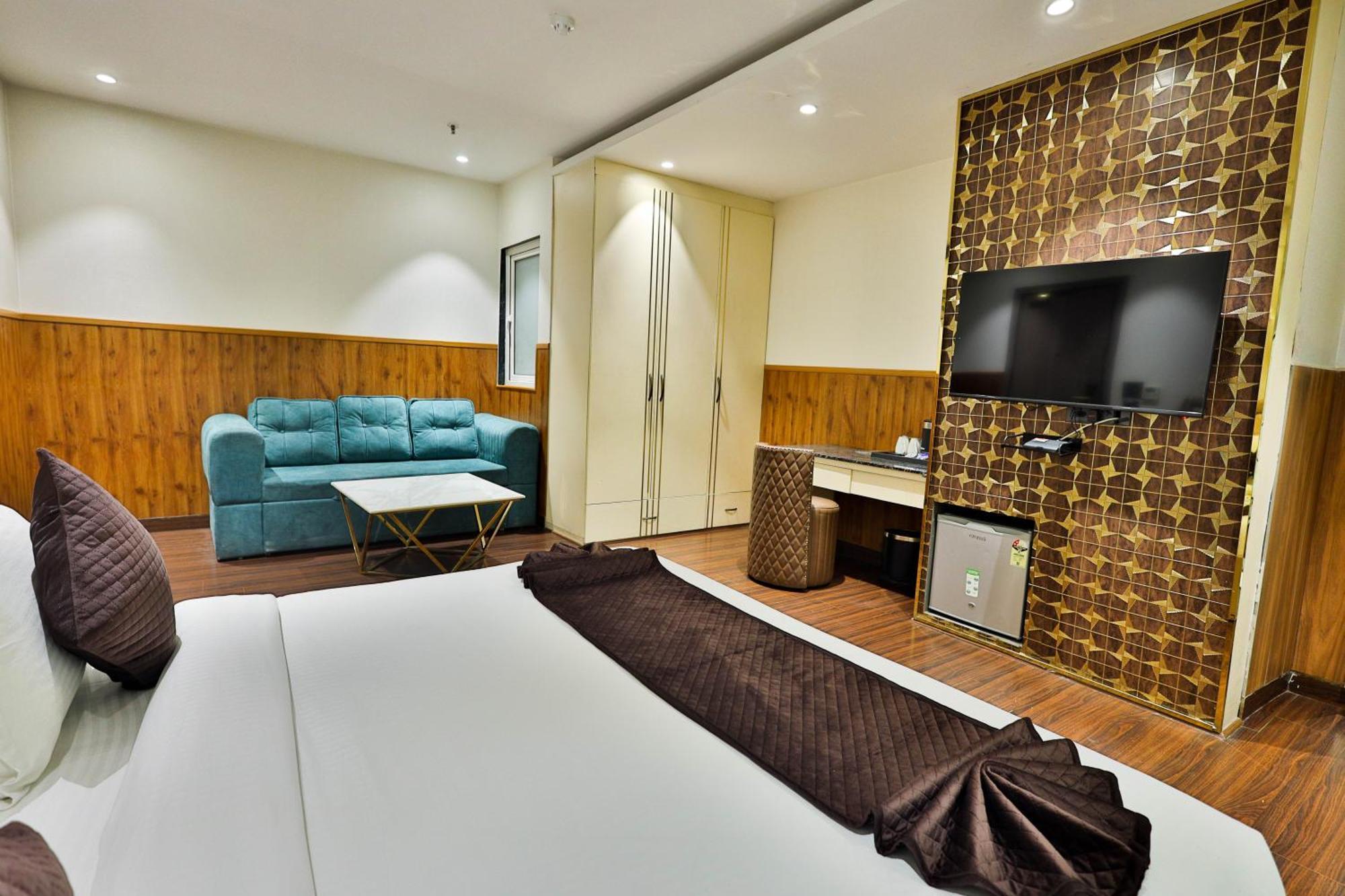 Hotel Clay Hotels, Paschim Vihar Delhi (National Capital Territory of India)