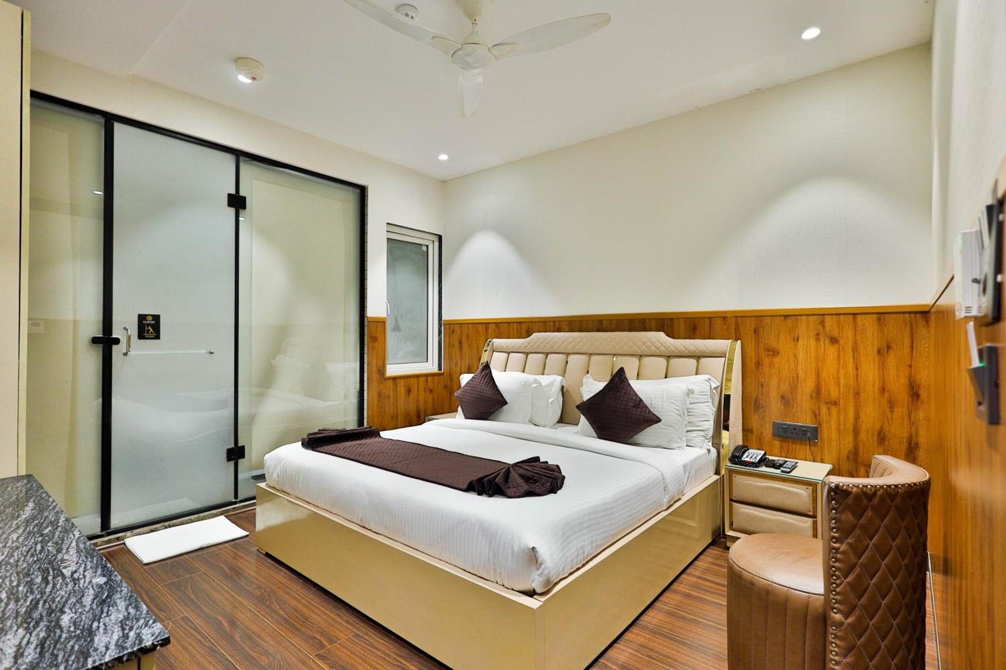 Clay Hotels, Paschim Vihar Hotel