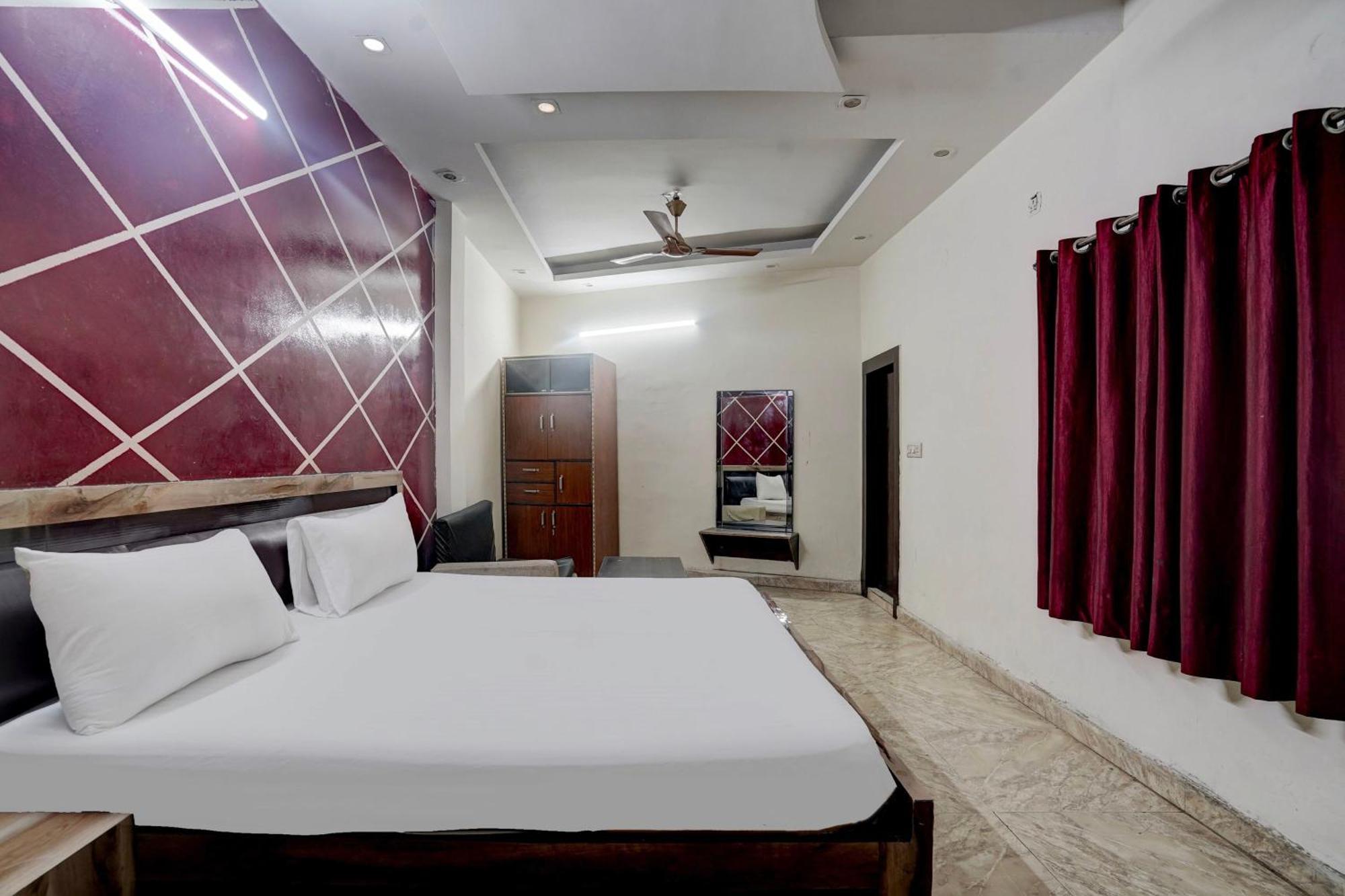 O 82304 Travel Hotel