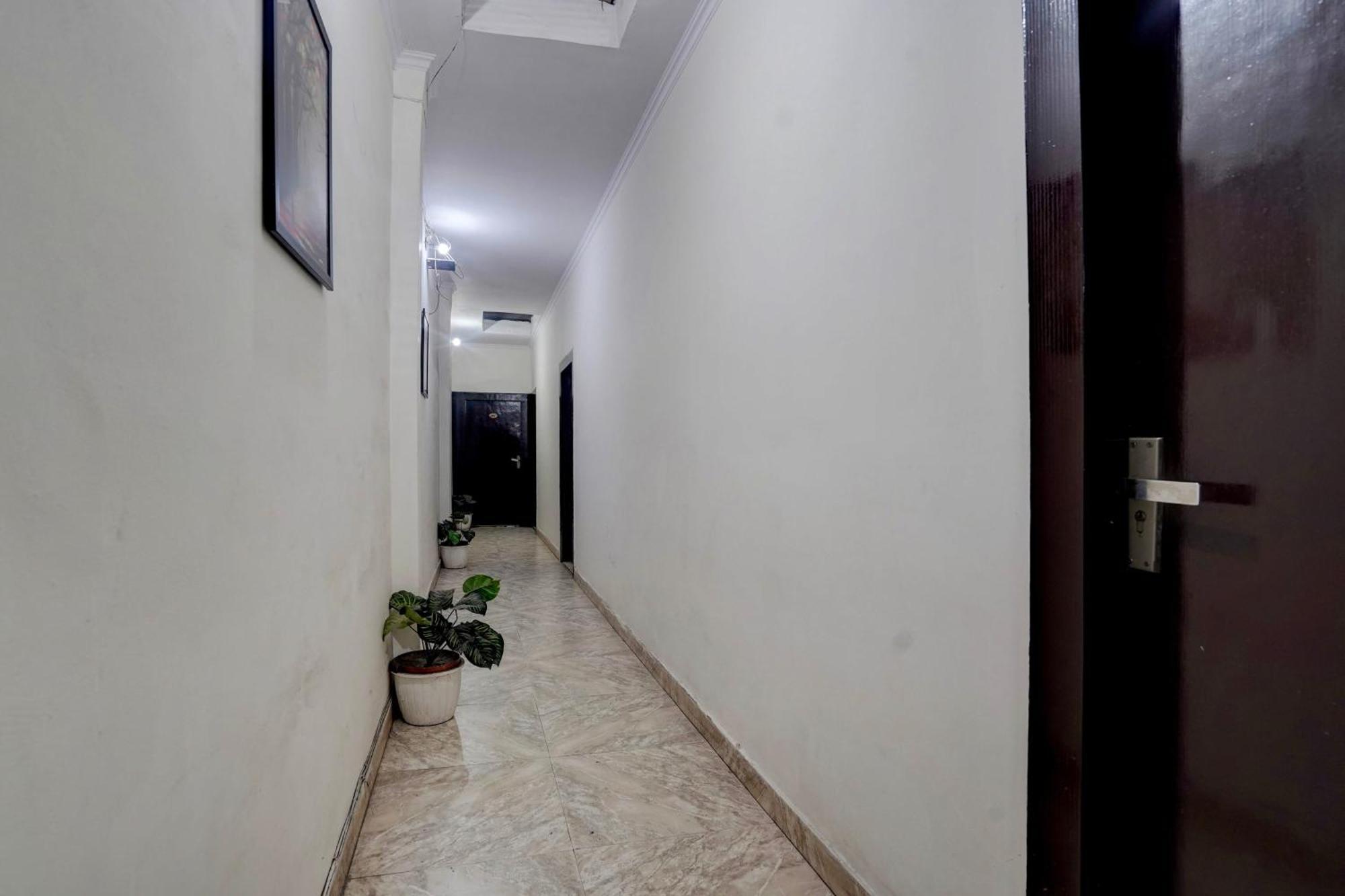 O 82304 Travel Hotel