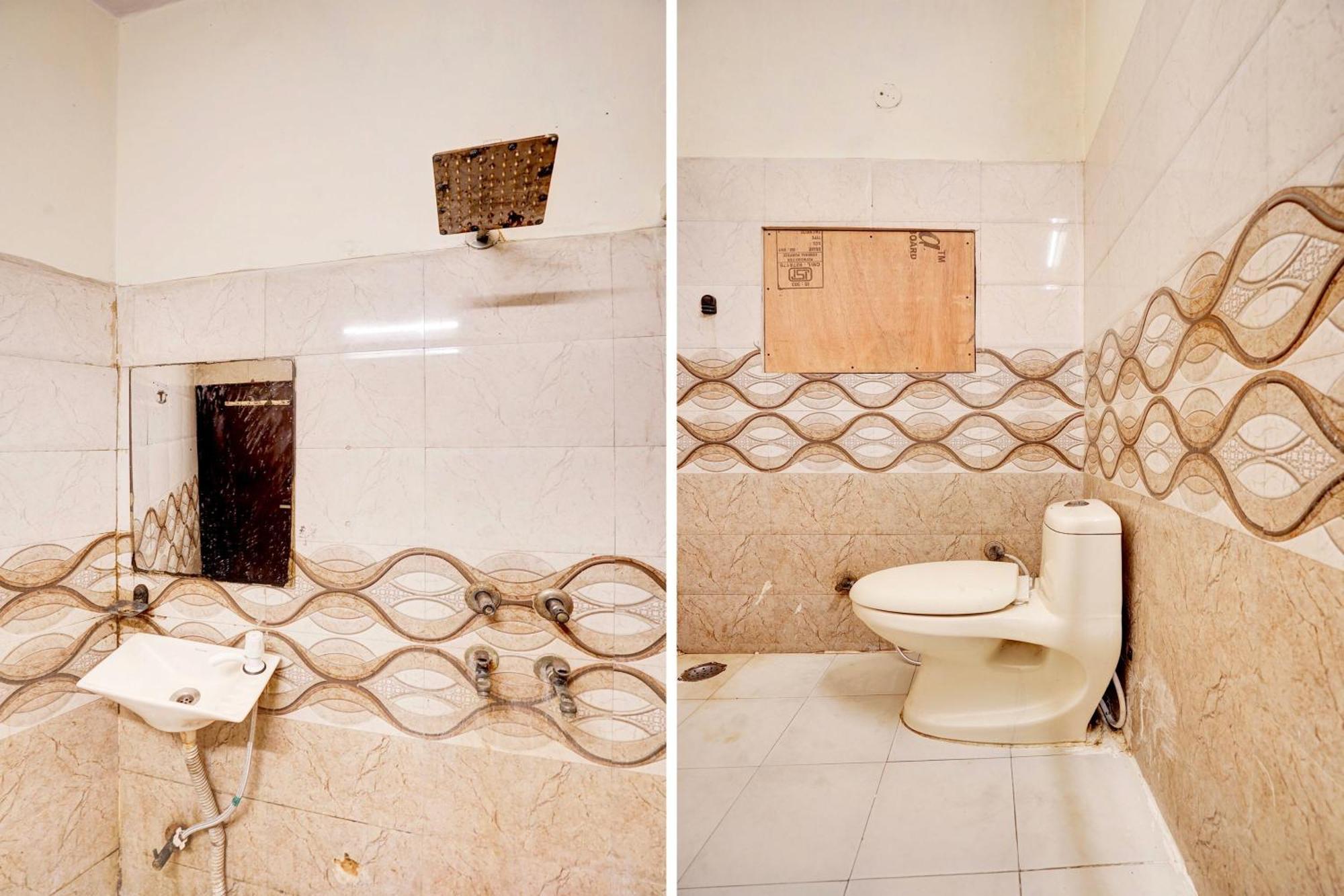 Hotel O 82304 Travel New Delhi