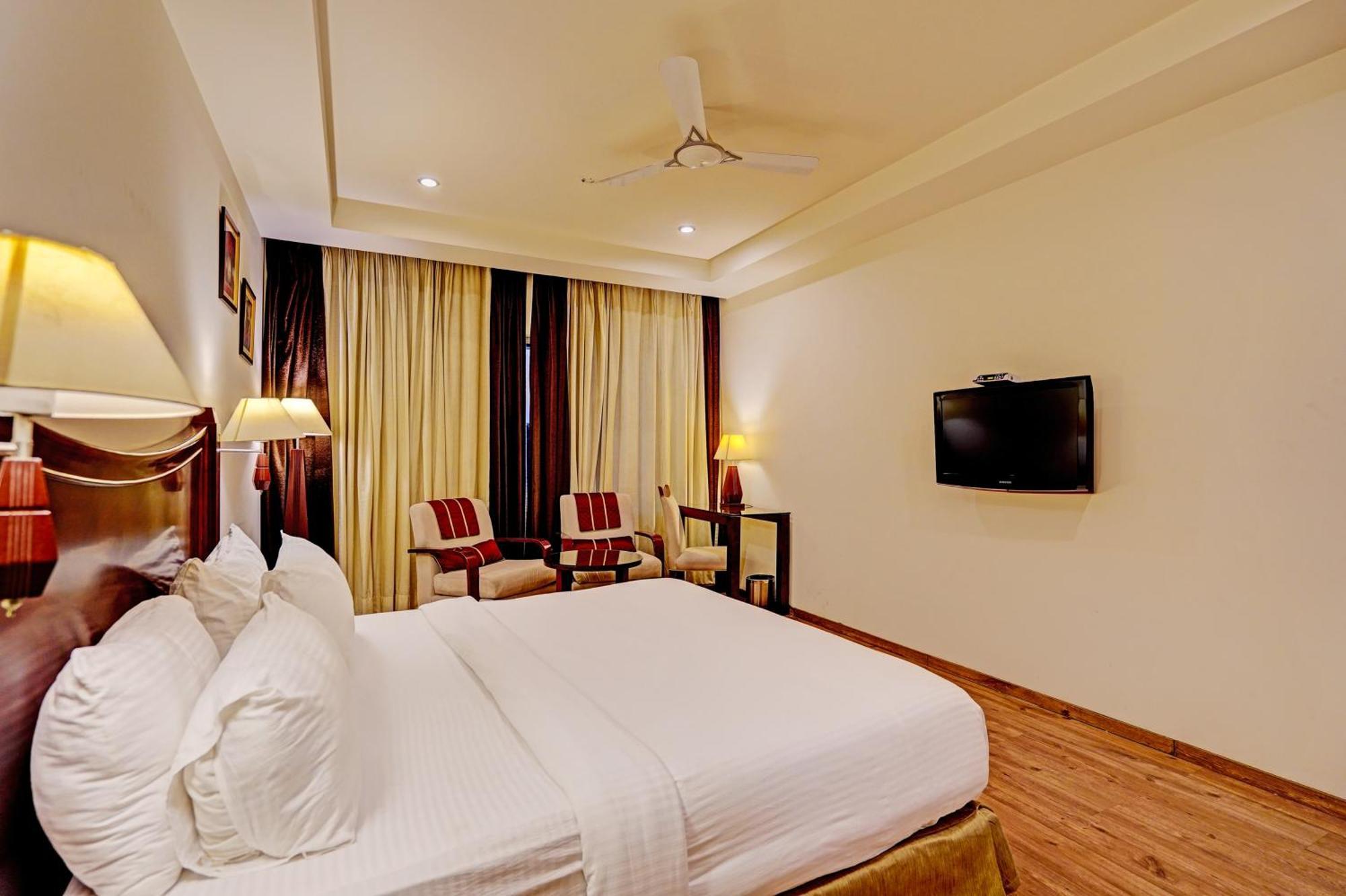 The Frist Collection Hotel New Delhi