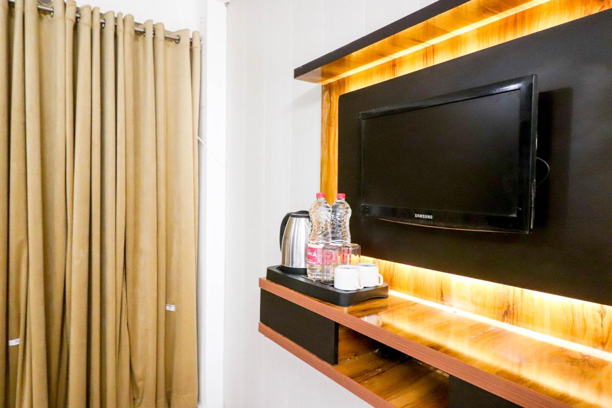 Delhi Airport Hotel 3*