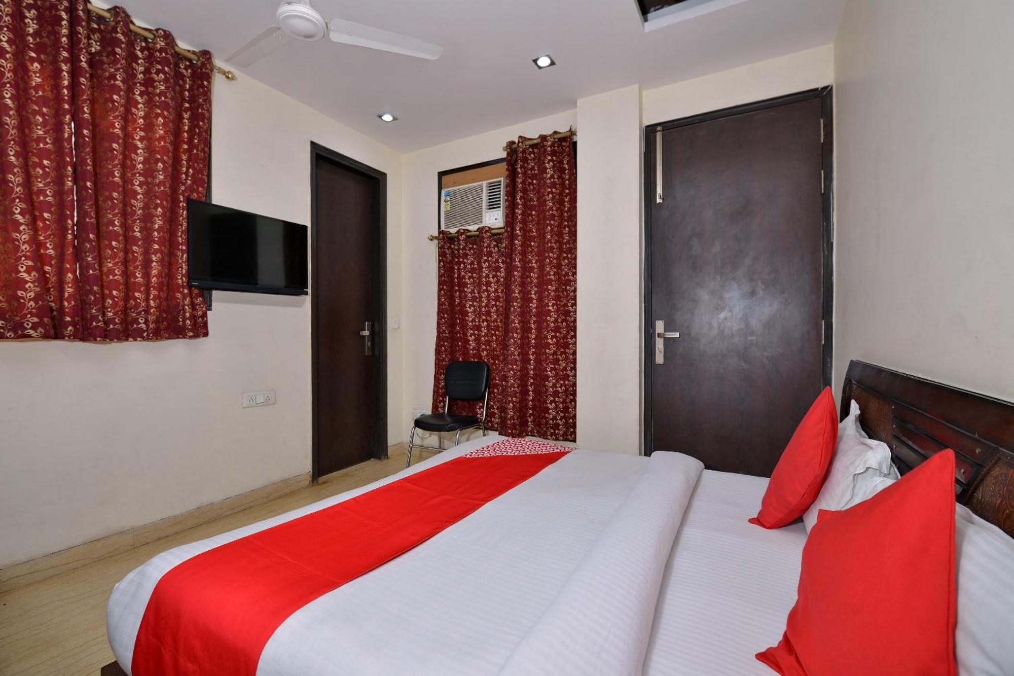 Collection O Lotus Hotel 3*