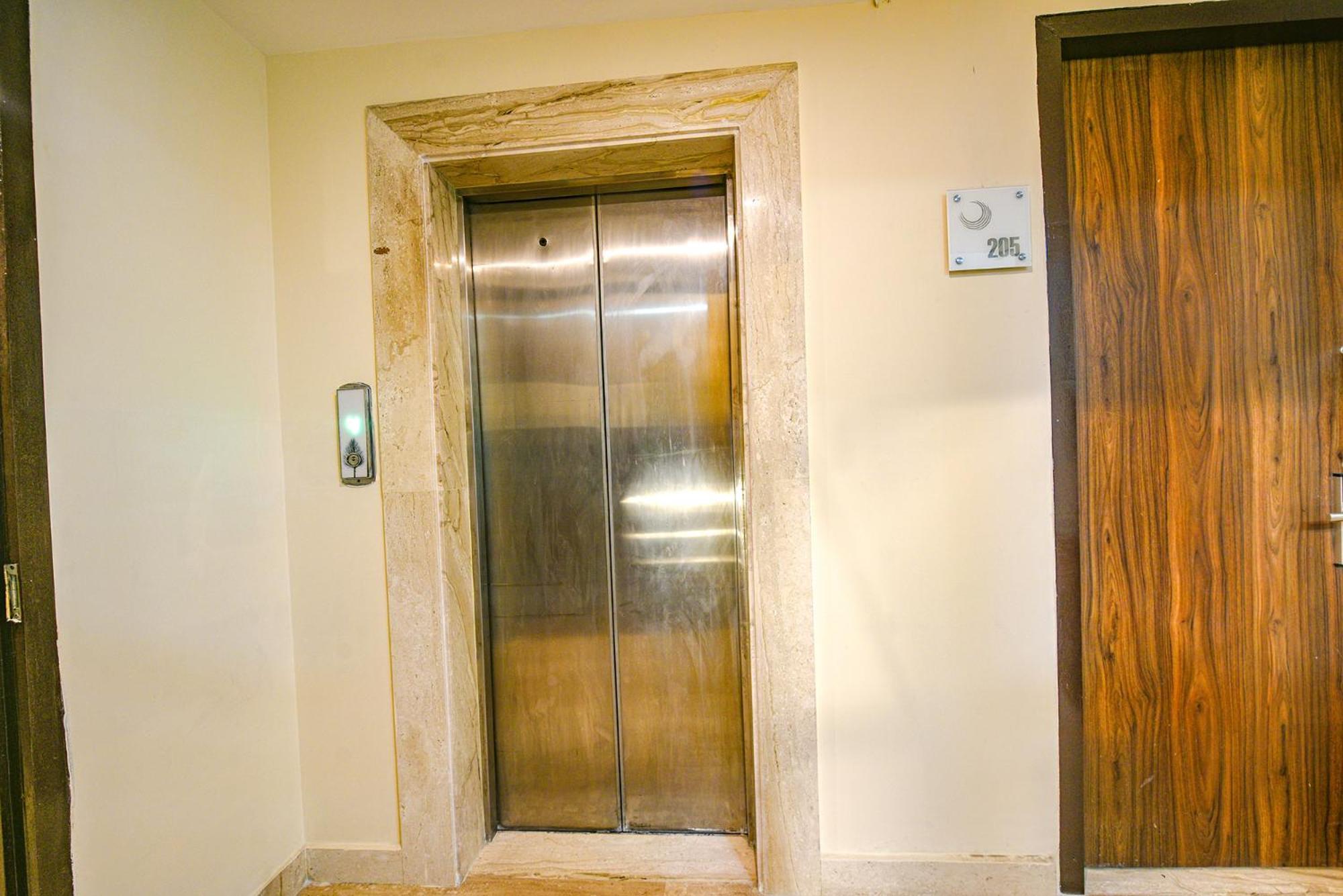 Fabhotel Aashraye 3* New Delhi