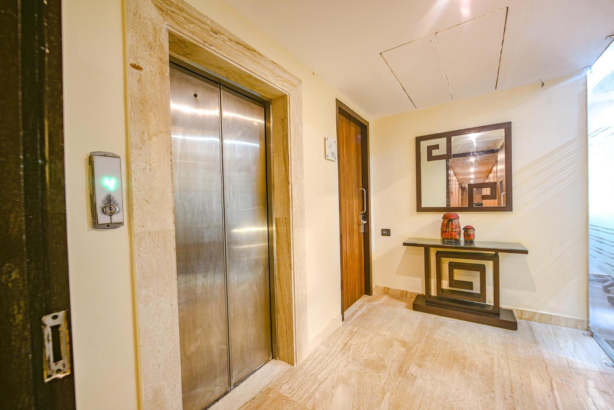 Hotel Fabhotel Aashraye New Delhi