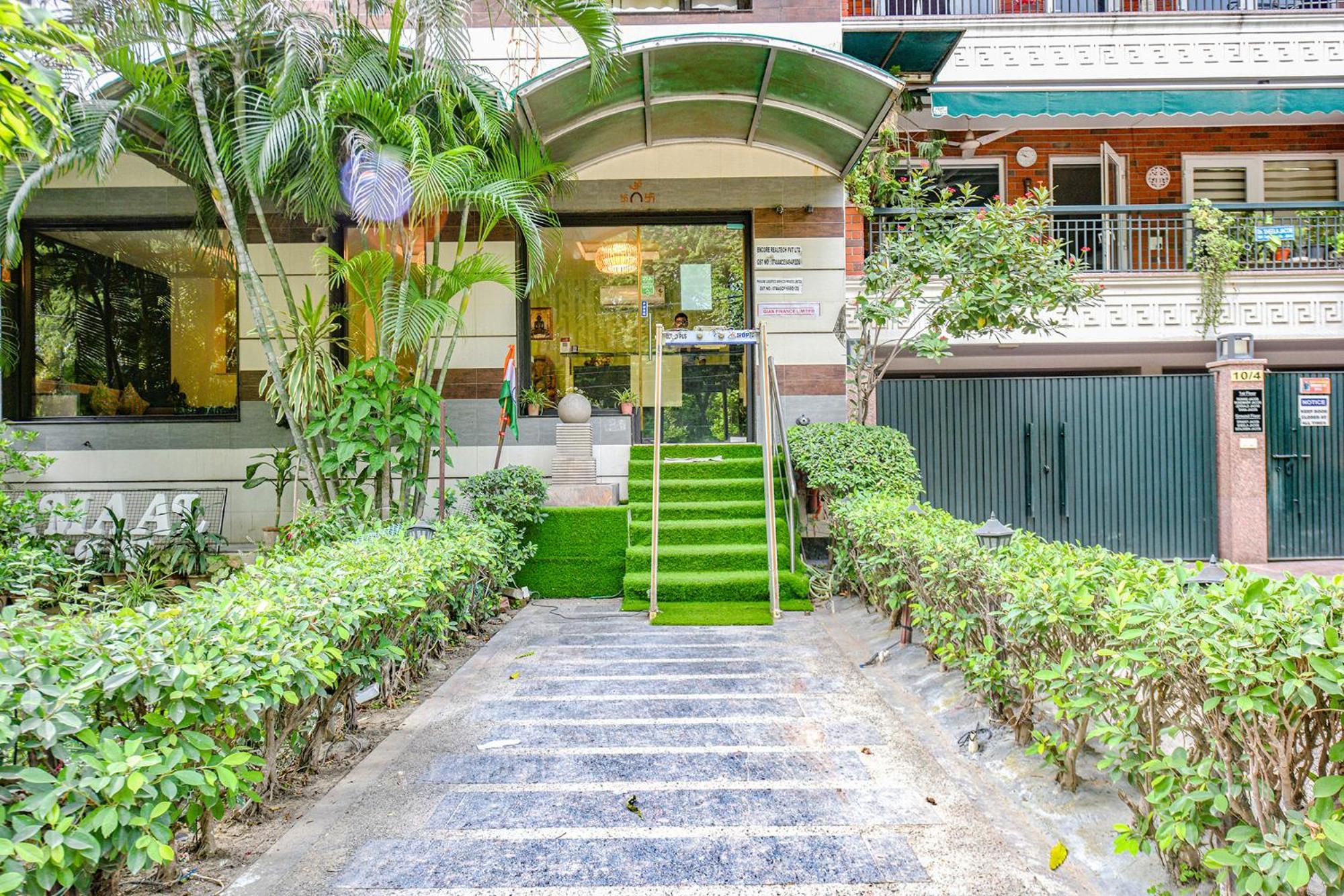 Hotel Fabhotel Aashraye