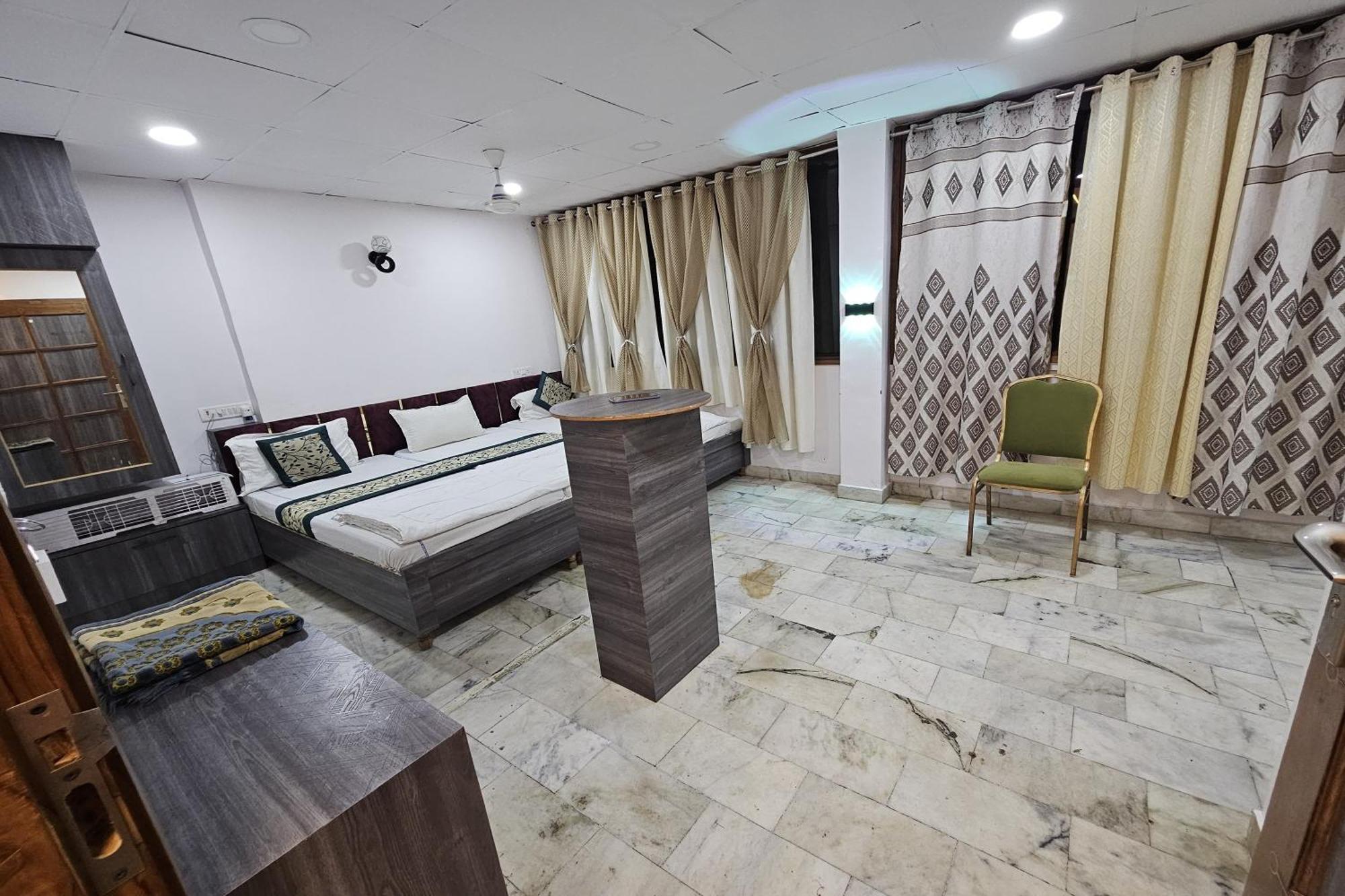 Hotel The Fazar Residency Near Hazrat Nizamuddin Dargah