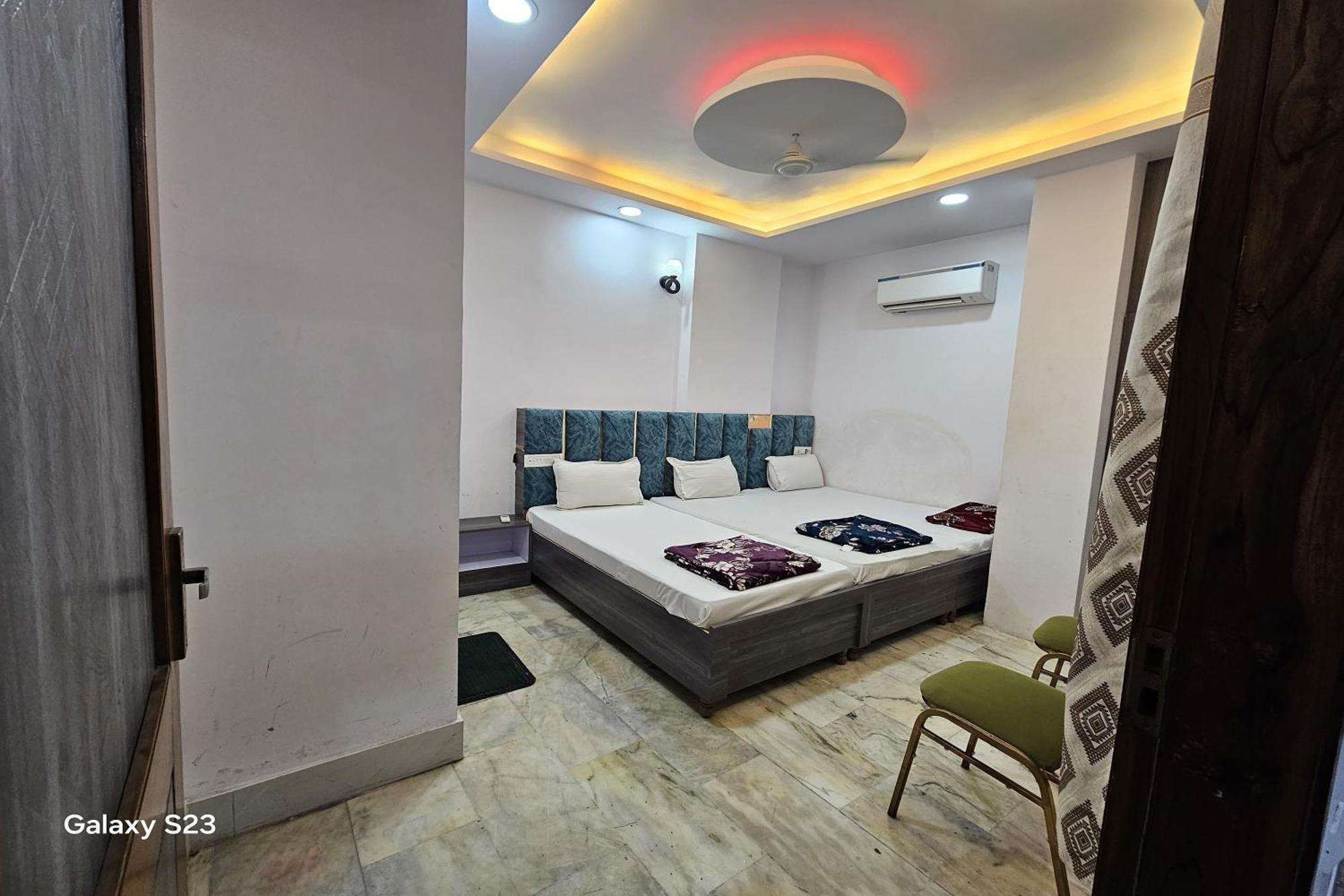 The Fazar Residency Near Hazrat Nizamuddin Dargah Hotel